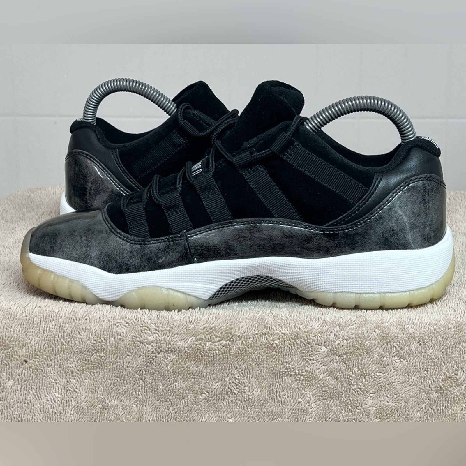 Jordan Brand Nike Air Jordan 11- Retro Low Barons Black SZ 7Y WOMEN 8.5 Size US 8.5 / IT 38.5 - 4 Thumbnail