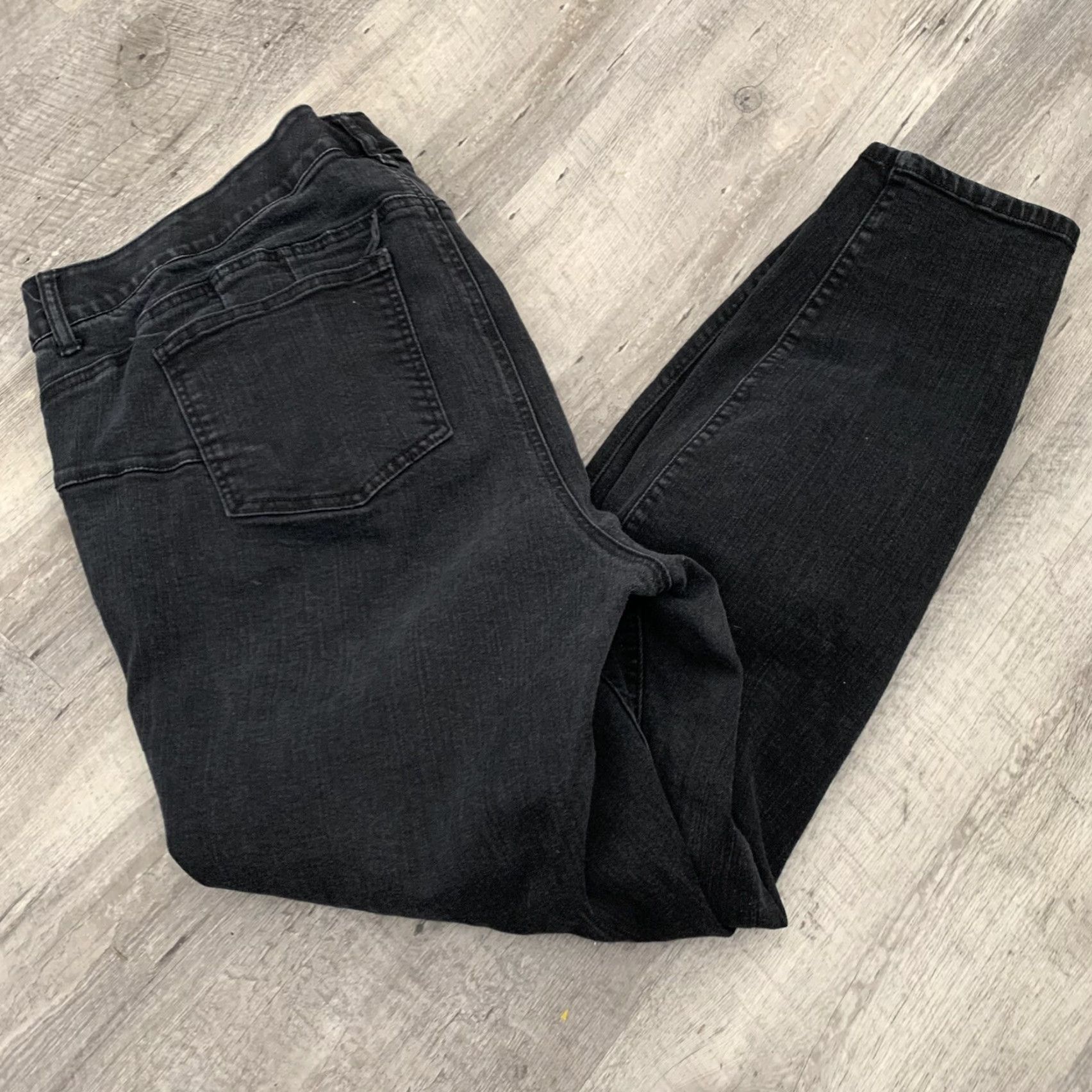 Torrid TORRID Premium Jeans Womens 22R Bombshell Skinny Soft Black Stretch Denim Zip Button 5-Pocket High Rise Distressed Modern American Size 40" / US 18 - 5 Thumbnail