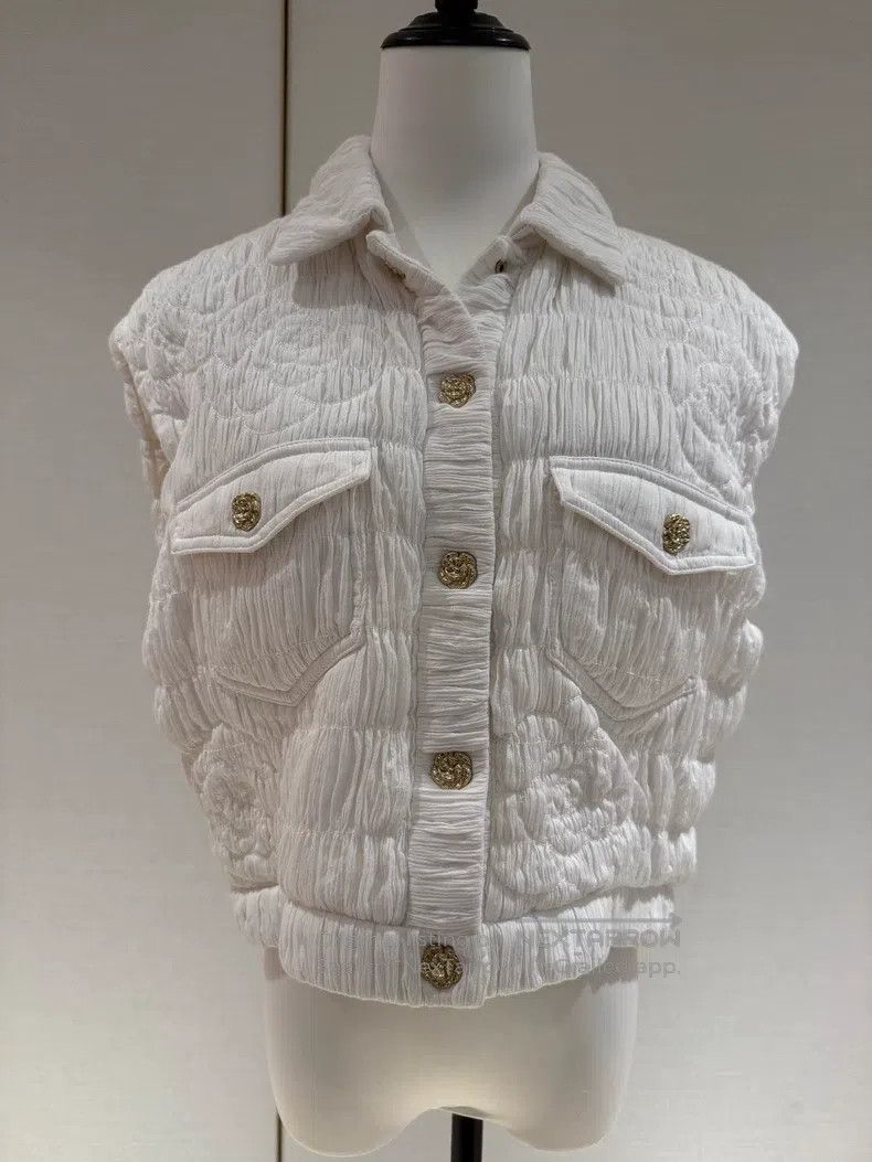 Chanel Chanel 20P white camelia pleated vest Size XS / US 0-2 / IT 36-38 - 1 Thumbnail