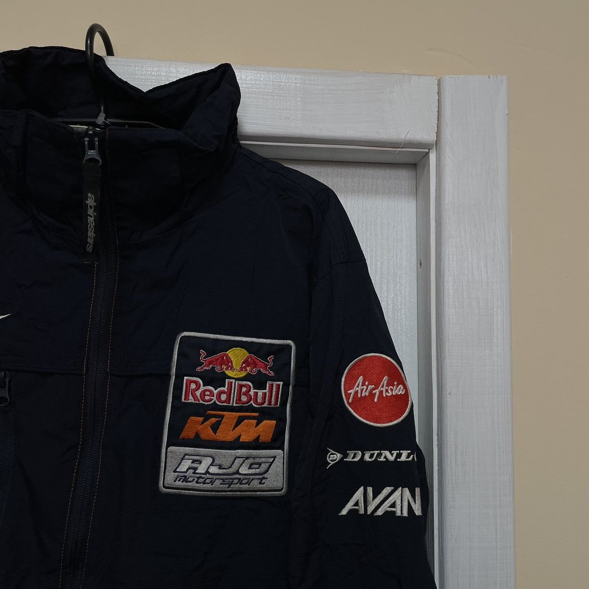 Red Bull × Vintage Vintage Red Bull Racing moto Jacket alpine bomber dunlop asi Size US L / EU 52-54 / 3 - 4 Thumbnail
