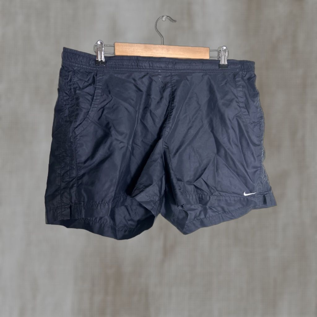 Nike VINTAGE Nike Womens Shorts L Black Running Polyester Drawstring 24x14 Athletic Womens Nike Size 36" / US 14 / IT 50 - 1 Thumbnail