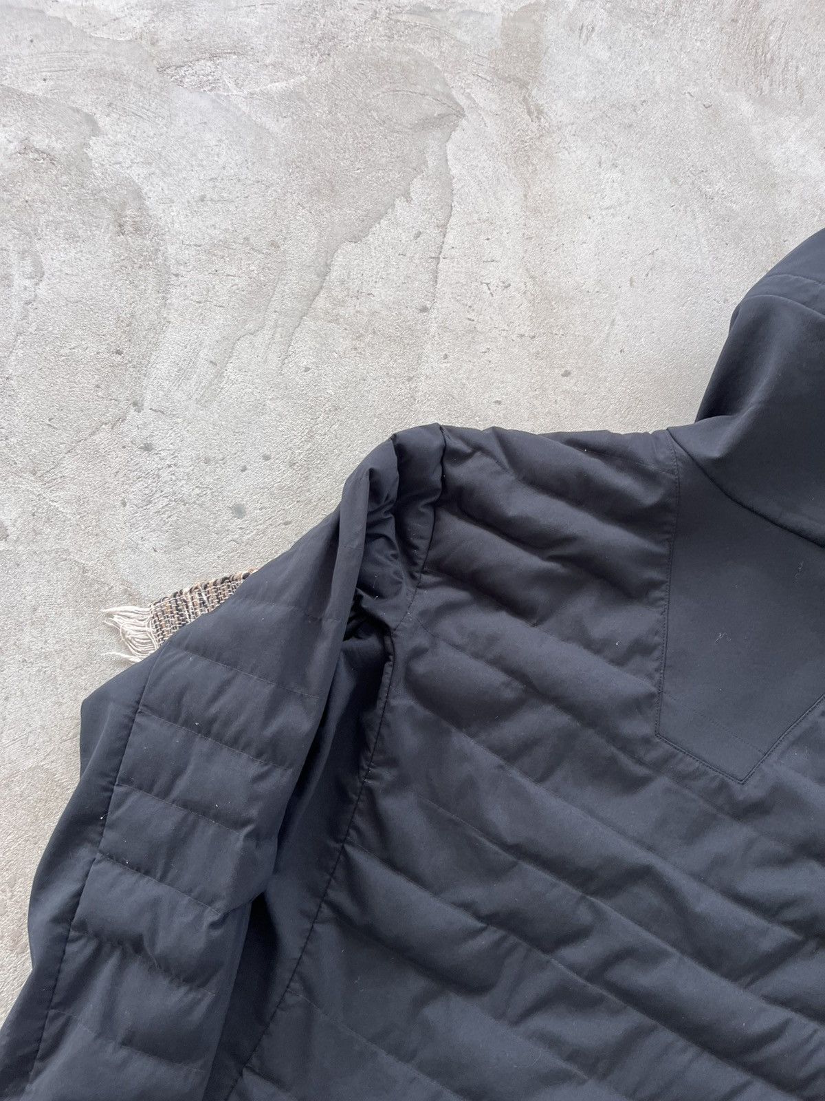 Berghaus Berghaus Black Jacket Fleece Outdoor Gorpcore Waterproof Y2K Size US L / EU 52-54 / 3 - 11 Thumbnail
