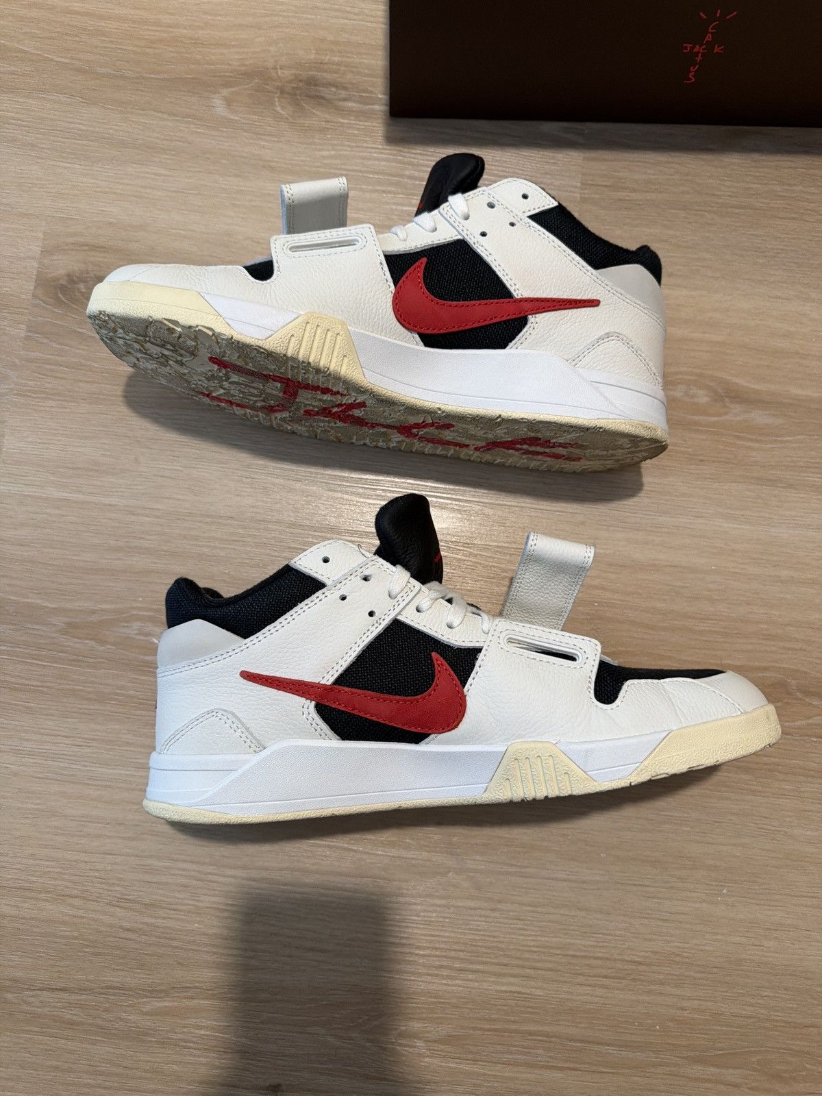 Nike × Travis Scott TRAVIS SCOT JUMPMAN JACK UNIVERSITY RED Size US 12 / EU 45 - 3 Thumbnail