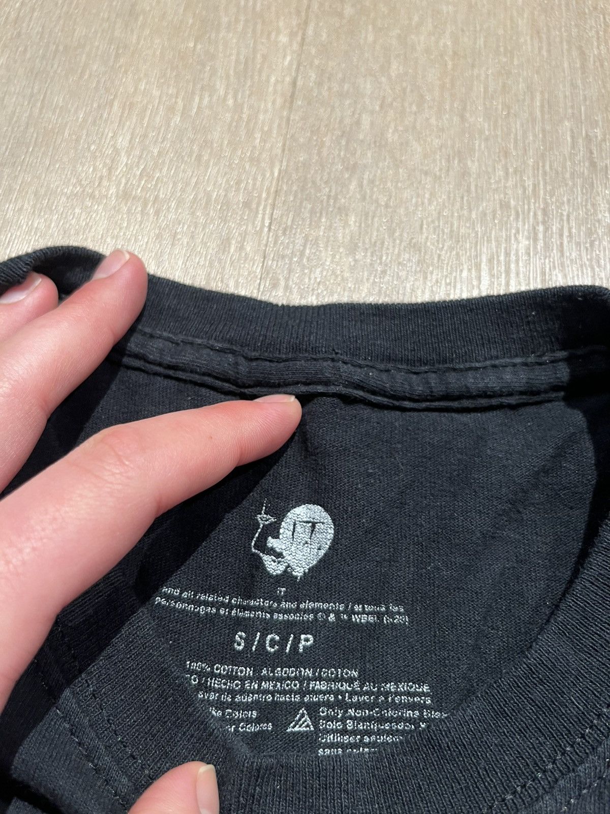 Supreme IT Shirt Small Size US S / EU 44-46 / 1 - 3 Thumbnail