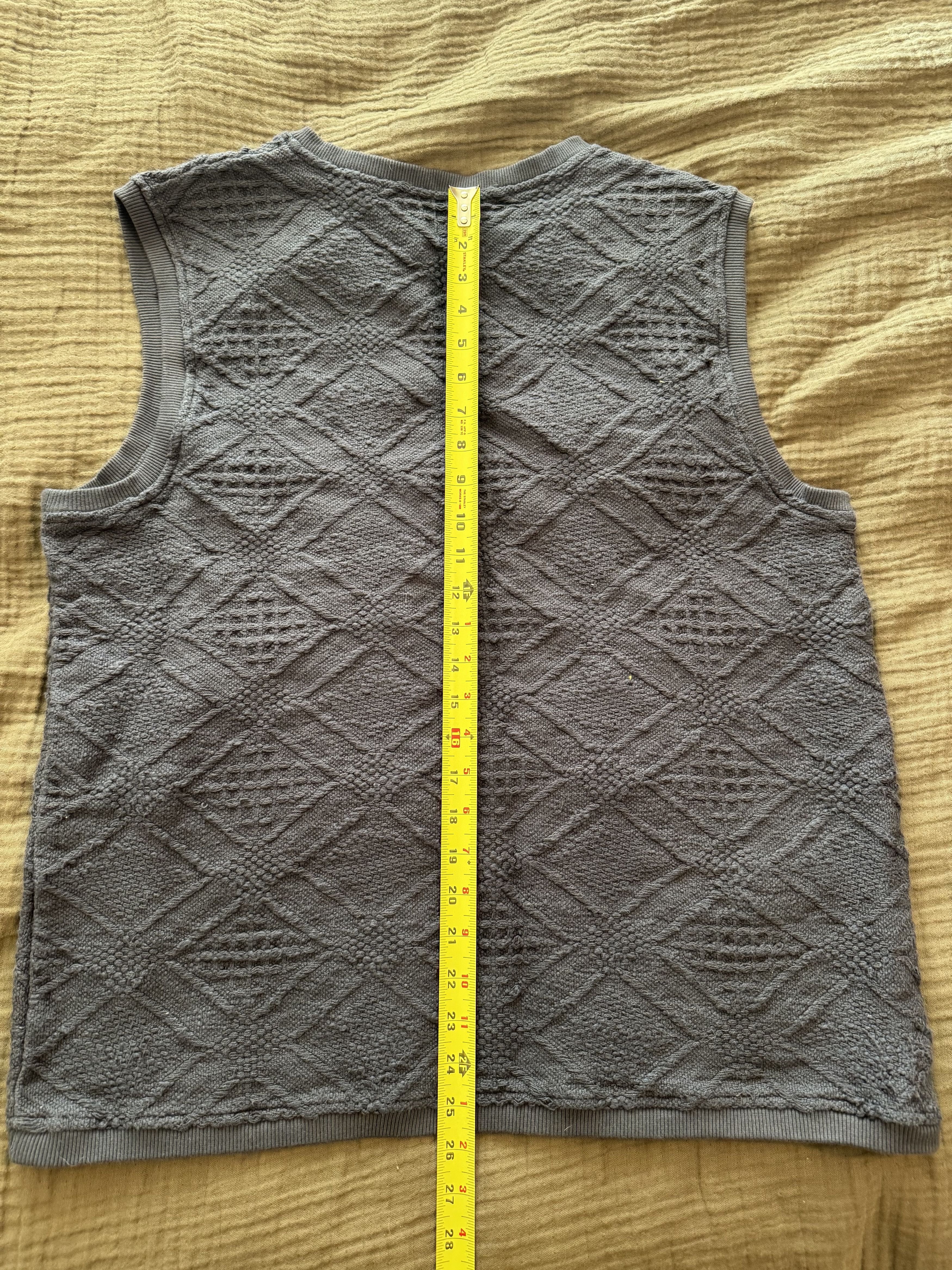 18 East 18 East BURI “SWEATER” VEST - OMBRE BLUE HANDLOOM Size US M / EU 48-50 / 2 - 5 Thumbnail