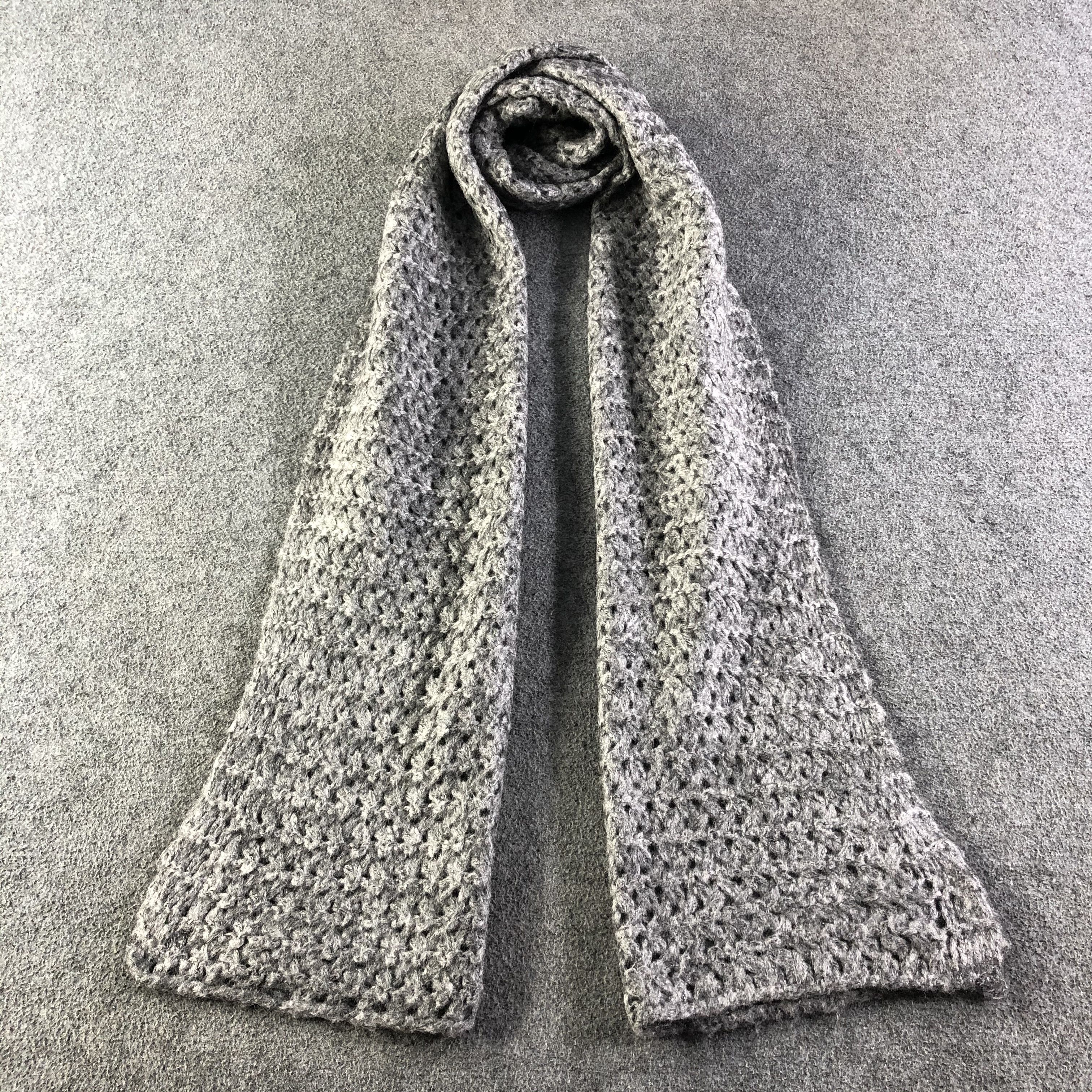 United Colors Of Benetton United Colors Of Benetton Scarf / Muffler / Neckwear P666 Size ONE SIZE - 1 Thumbnail