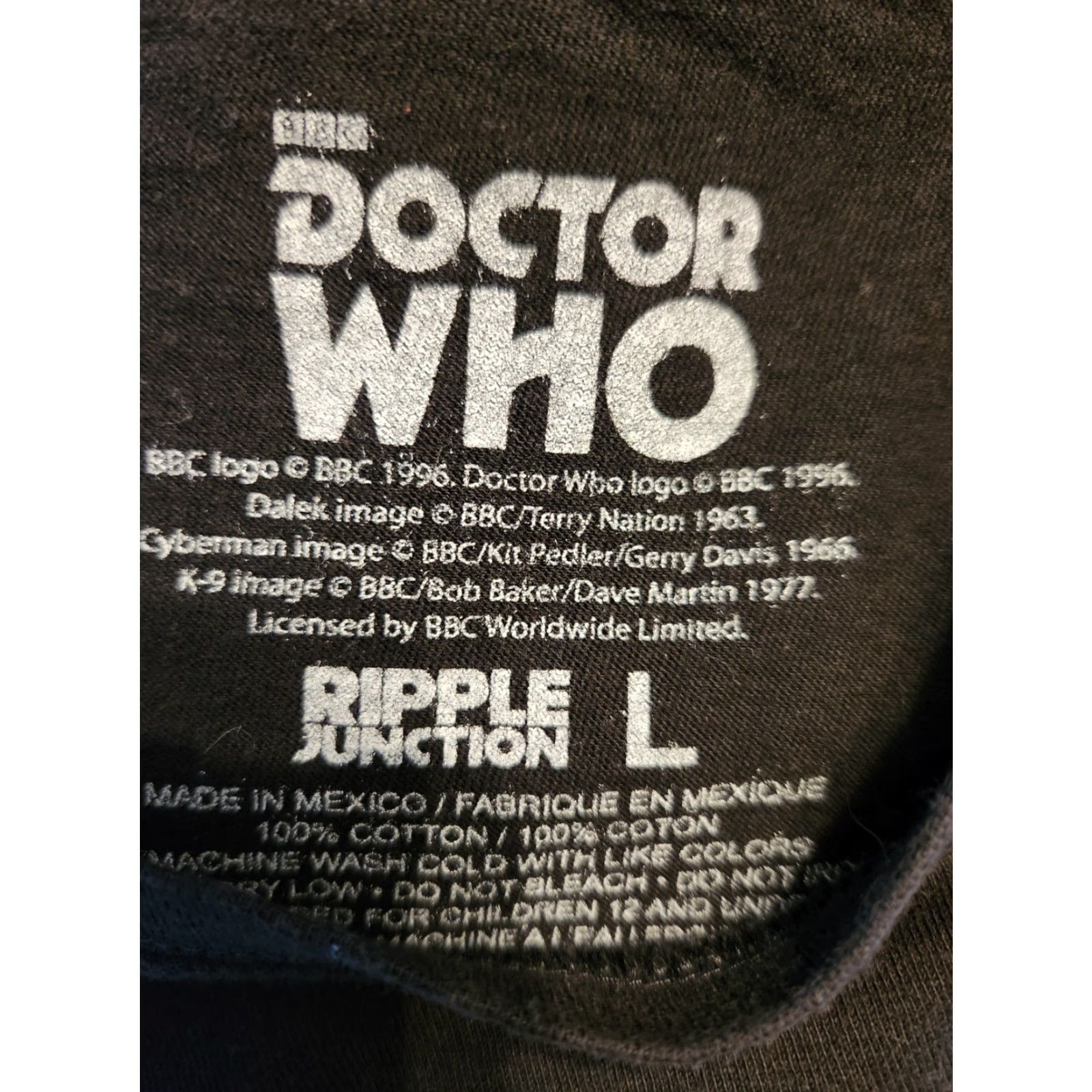 Ripple Junction VINTAGE DR. WHO Tardis British Flag T-Shirt Ripple Junction Women Large Black Short Sleeve Crew Neck Cap Sleeve 100% Cotton Mens Womens Girls Boys Size L / US 10 / IT 46 - 2 Thumbnail