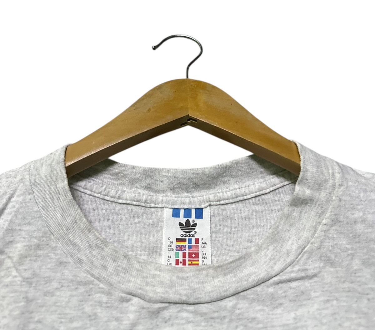 Adidas Vintage 90s Adidas mirror printed tshirt gray size L Size US L / EU 52-54 / 3 - 4 Thumbnail