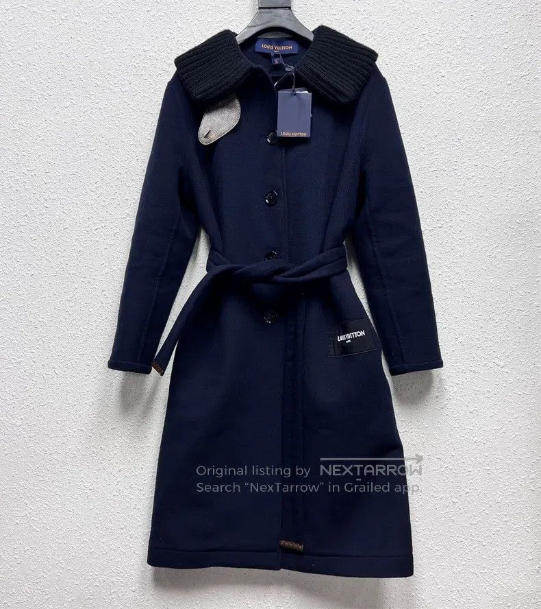 Louis Vuitton Louis Vuitton Logo printed cashmere button coat Size XS / US 0-2 / IT 36-38 - 1 Thumbnail