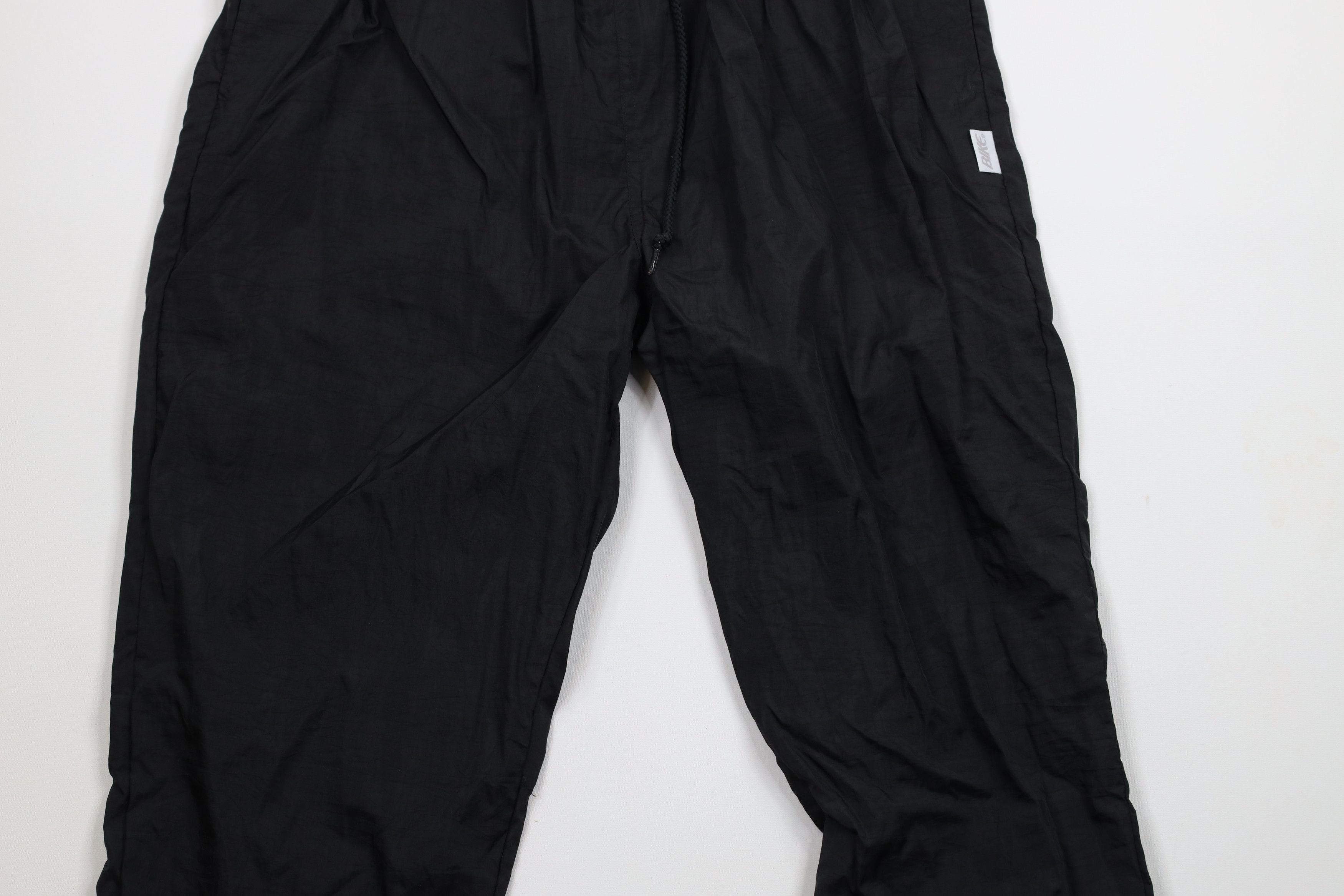 Vintage Vintage 90s Streetwear Nylon Windbreaker Joggers Pants Black Size US 36 / EU 52 - 3 Thumbnail