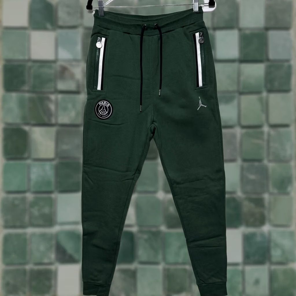 Vintage RARE JORDAN PARIS SAINT-GERMAIN STATMENT FLEECE PANTS MENS S GREEN TAPERED JOGGER Regular Waist 13.5” Inseam 28.5” Size US 29 - 1 Thumbnail