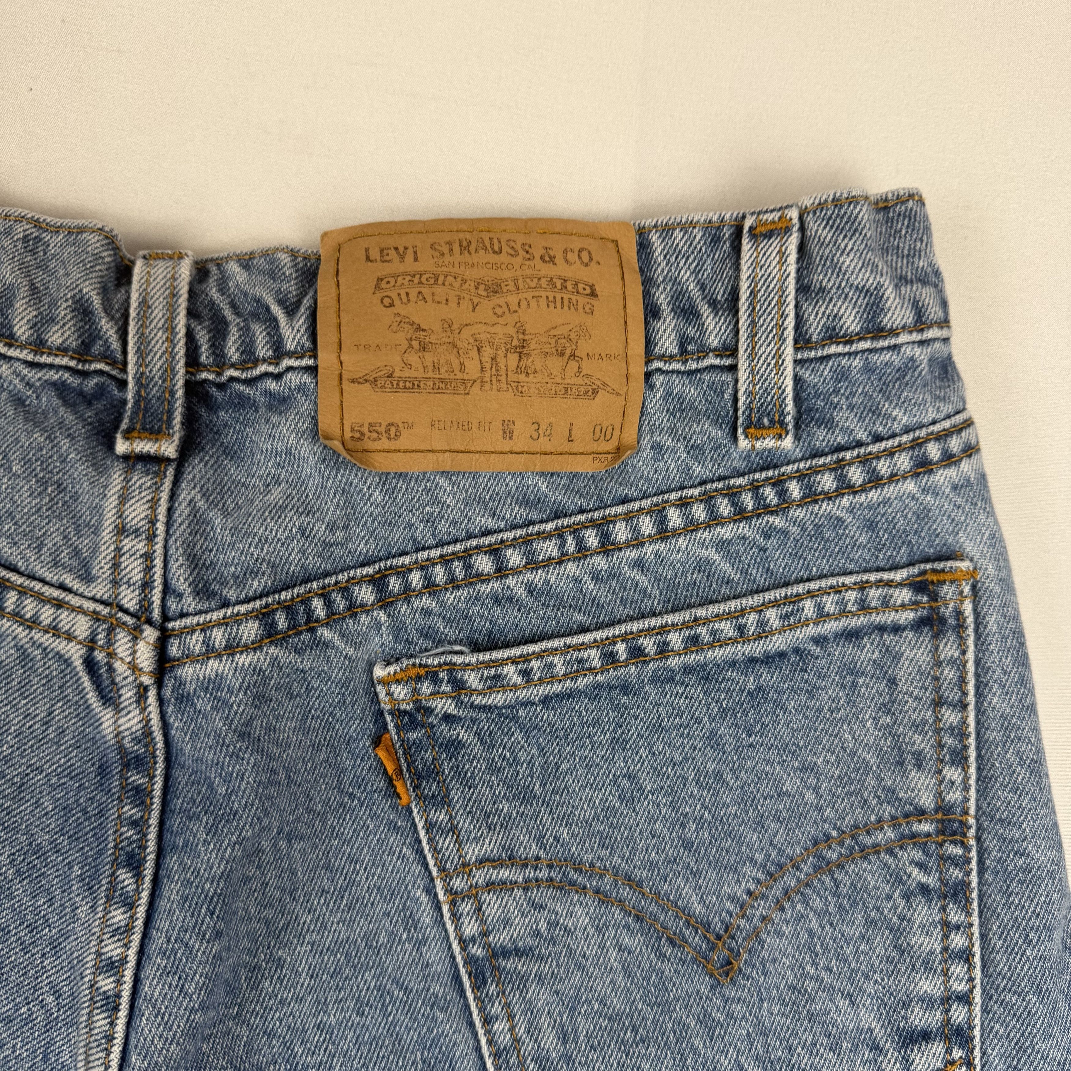 Levi's Vintage Levi's 550 Denim Shorts Medium Wash 34 Size US 34 / EU 50 - 4 Thumbnail