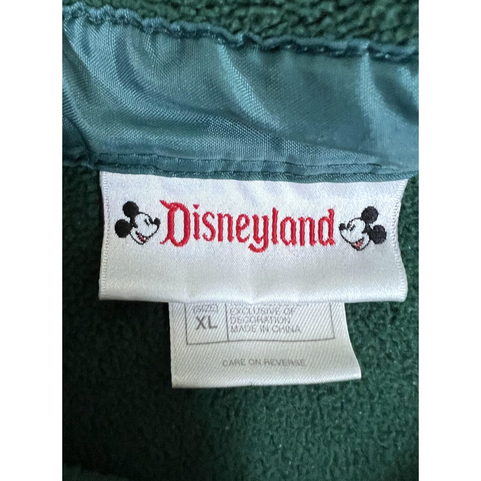 Vintage VINTAGE Disneyland Shirt Mens XL Green Fleece Long Sleeve Button Front Tigger Embroidered Pocket Disney World Winter Casual Mens Shirts Size US XL / EU 56 / 4 - 3 Thumbnail