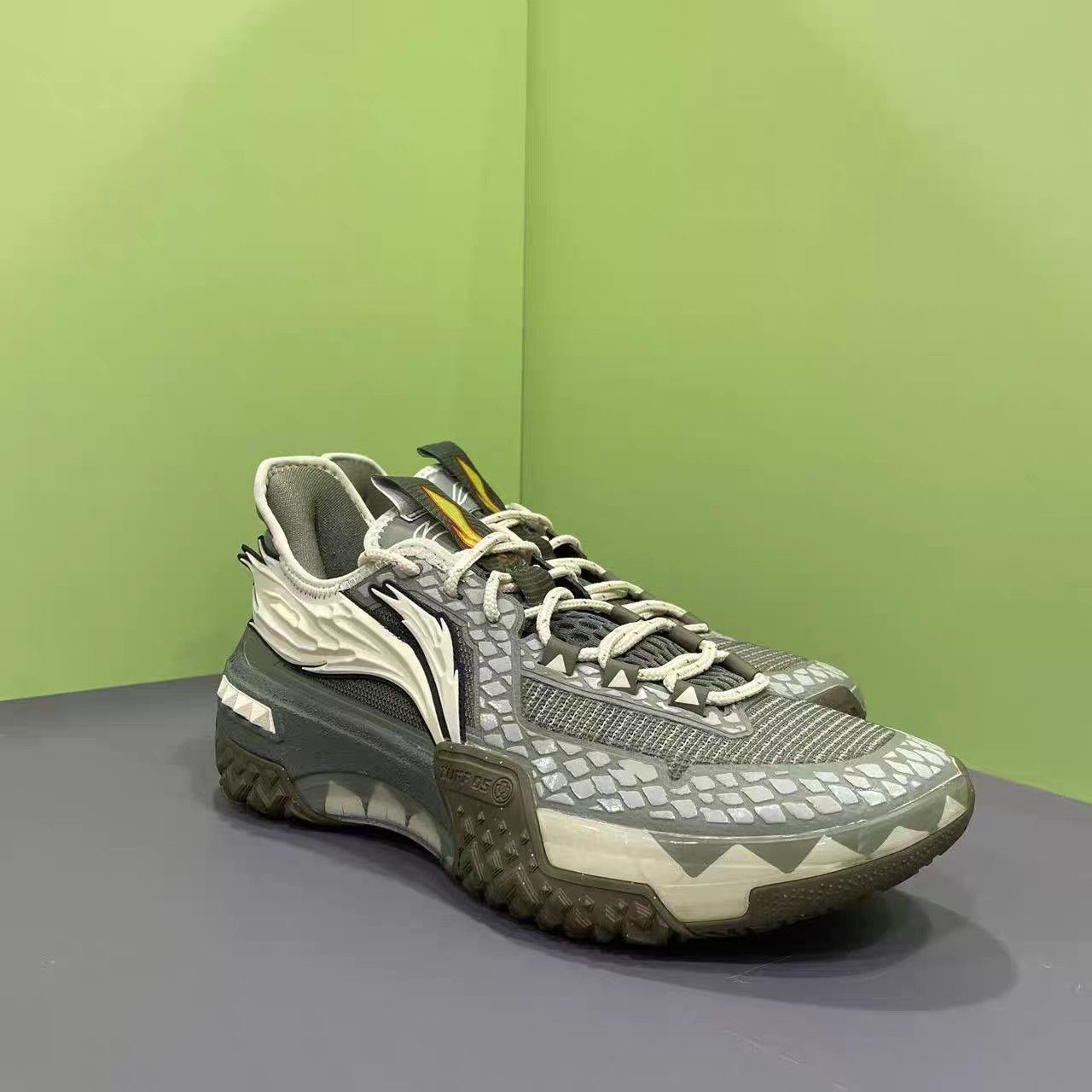 Li-Ning Li-Ning Jie Ao Dragon Soul Boom Basketball Shoes K15 Size US 10 / EU 43 - 3 Thumbnail