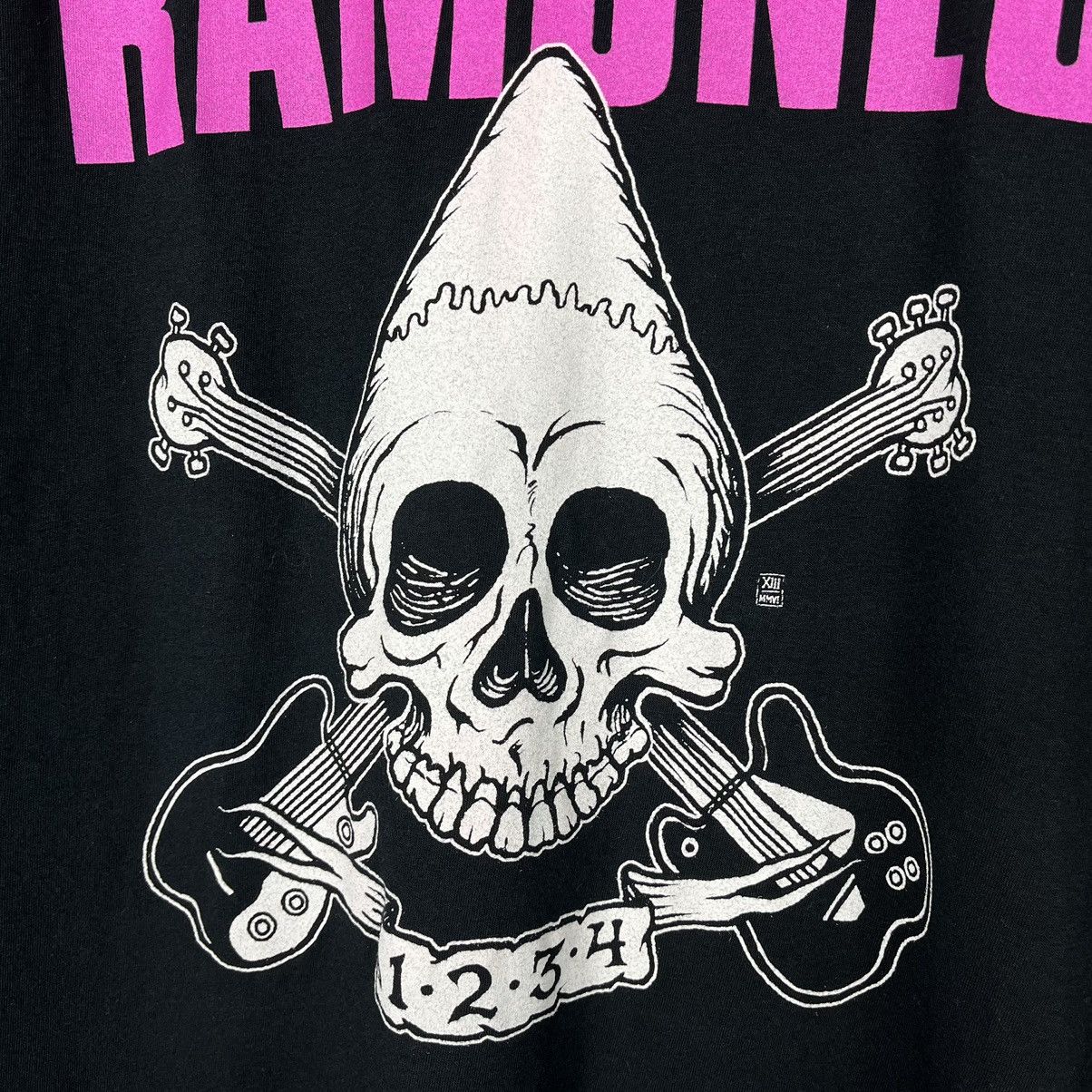Band Tees Vintage Ramones Gabba Gabba Hey rock band T Shirt 90’s Size US L / EU 52-54 / 3 - 2 Thumbnail