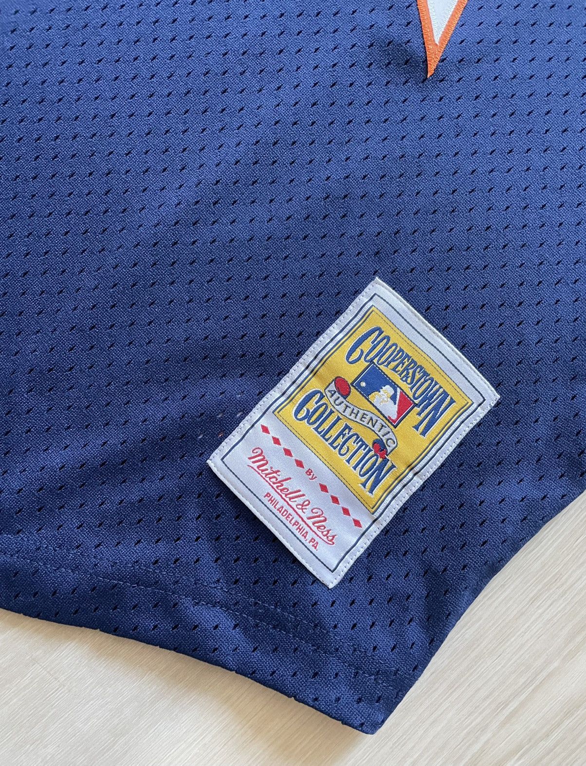 Mitchell & Ness Mitchell & Ness Houston Astros Jeff Bagwell Jersey Sz M Size US M / EU 48-50 / 2 - 4 Thumbnail