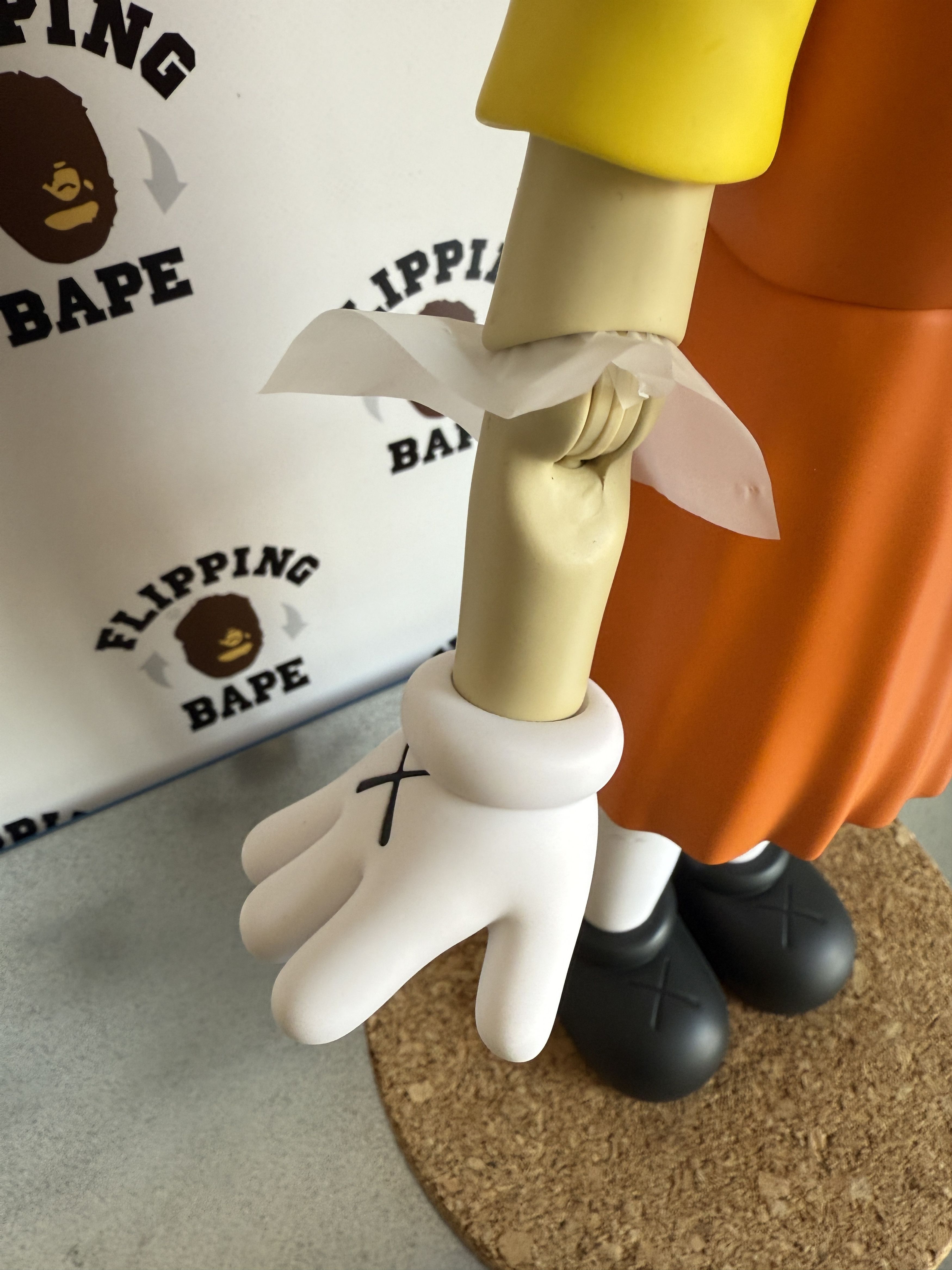 Kaws KAWS YOUNG-HEE Figure (Coloured) Size ONE SIZE - 7 Thumbnail