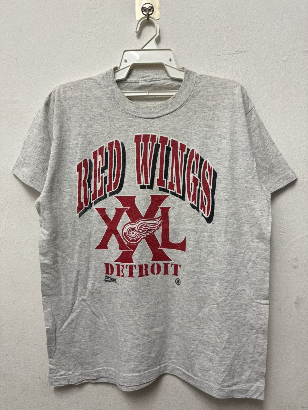 Vintage Vintage Red Wings Detroit Logo Salem Tag T shirt Size US XL / EU 56 / 4 - 1 Thumbnail