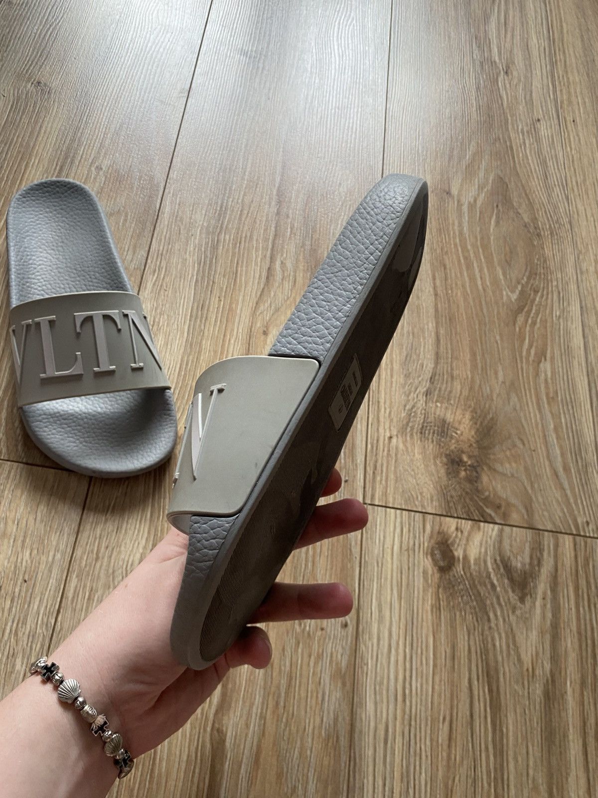 Valentino Valentino VLTN flip flops Size US 7 / IT 37 - 8 Thumbnail