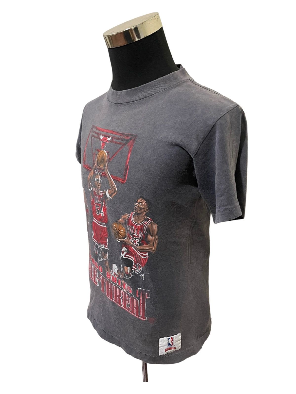 NBA × Vintage Distressed Chicago Bulls Triple Threar Michael Jordan Tee Size US M / EU 48-50 / 2 - 8 Thumbnail