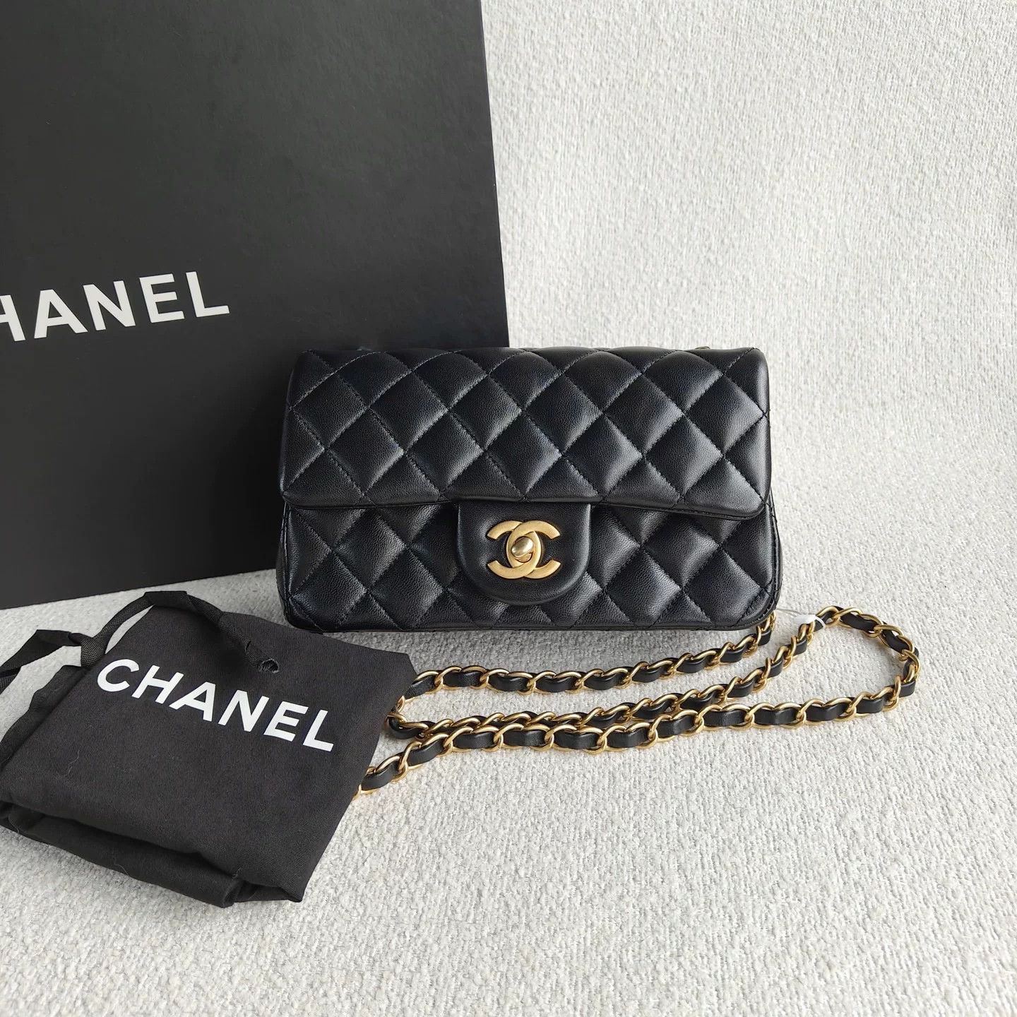 Chanel Pre-loved Bag Very good condition Size ONE SIZE - 1 Thumbnail