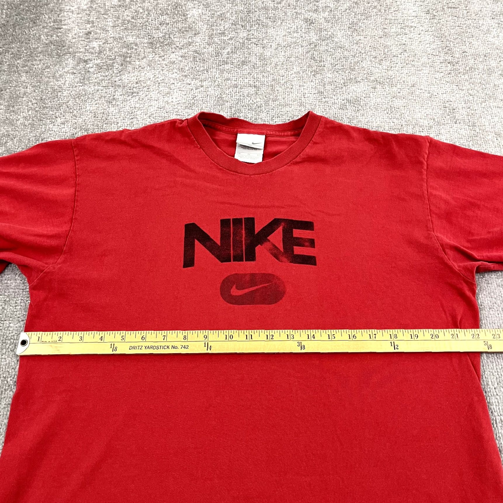 Nike VINTAGE Nike Shirt Mens XL Red Graphic Swoosh Check Tee Gray Tag Skate Retro Y2K Size US XL / EU 56 / 4 - 6 Thumbnail