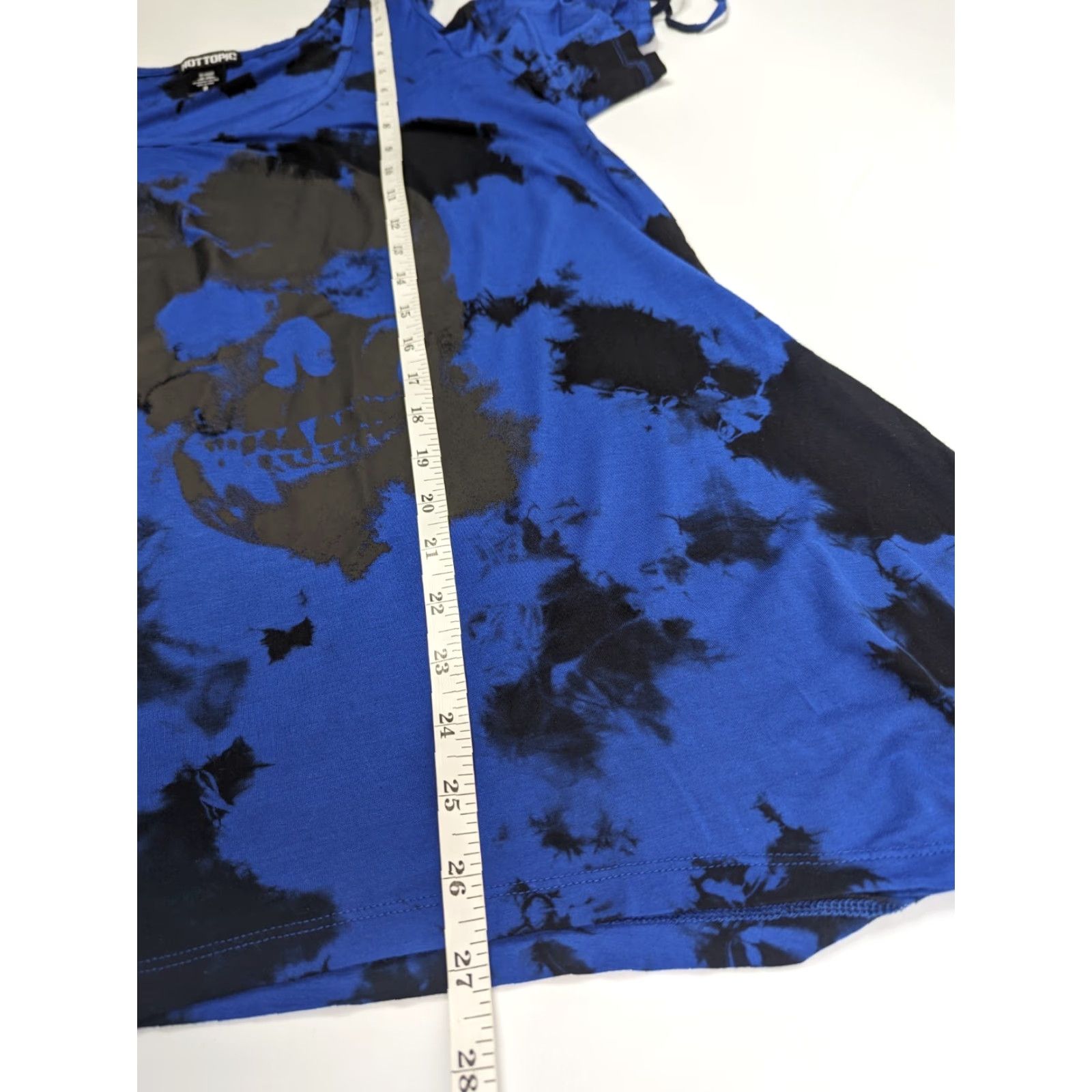 Hot Topic VINTAGE Hot Topic Tank Shirt Women Plus Size 0 Blue Skull Tie-Dye Cold Shoulder Lace-Up Top Mens Womens Girls Size XS / US 0-2 / IT 36-38 - 5 Thumbnail
