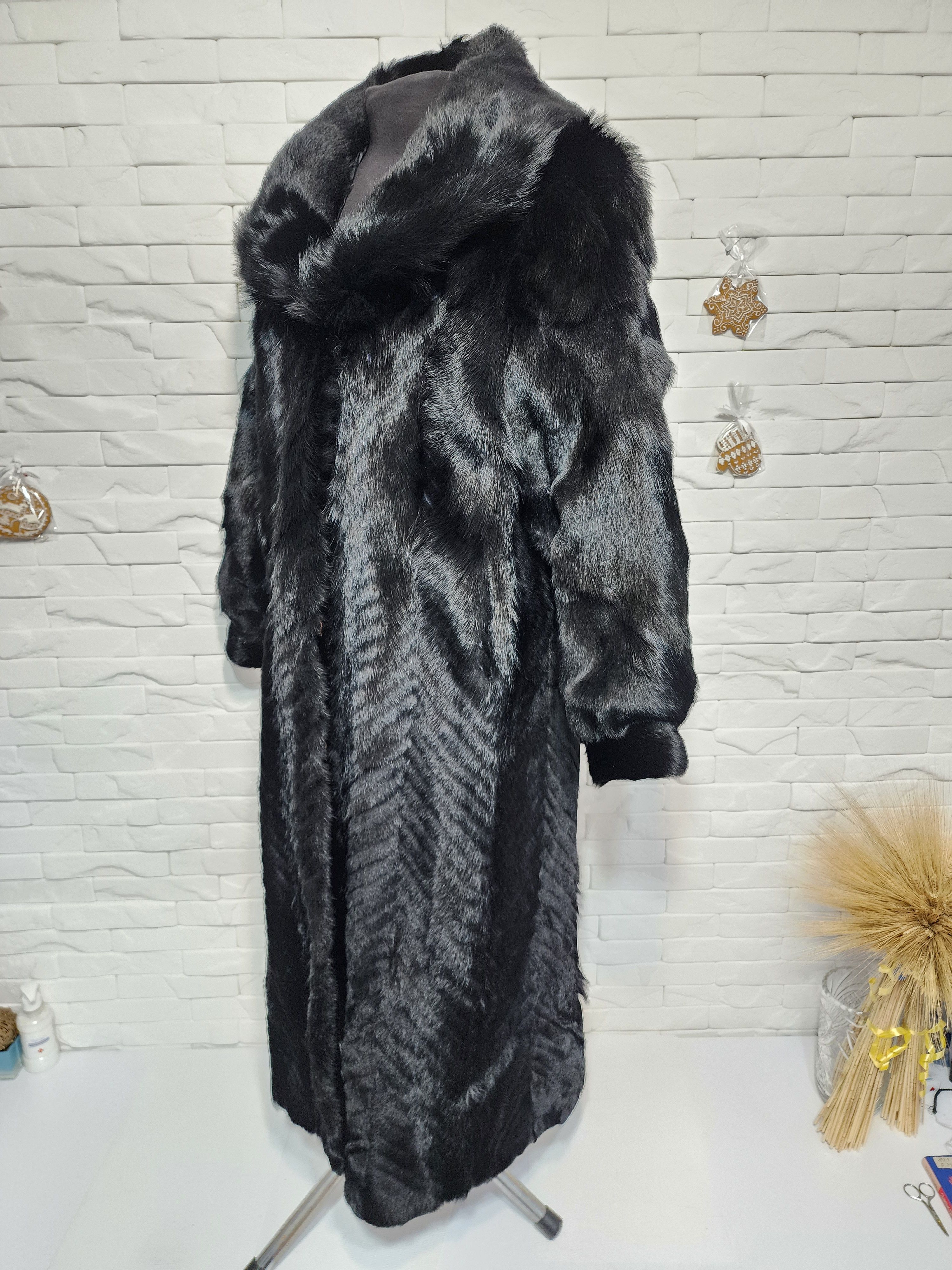 Furla Black Genuine Fur Coat: Women's Winter Coat Size XL / US 12-14 / IT 48-50 - 2 Thumbnail