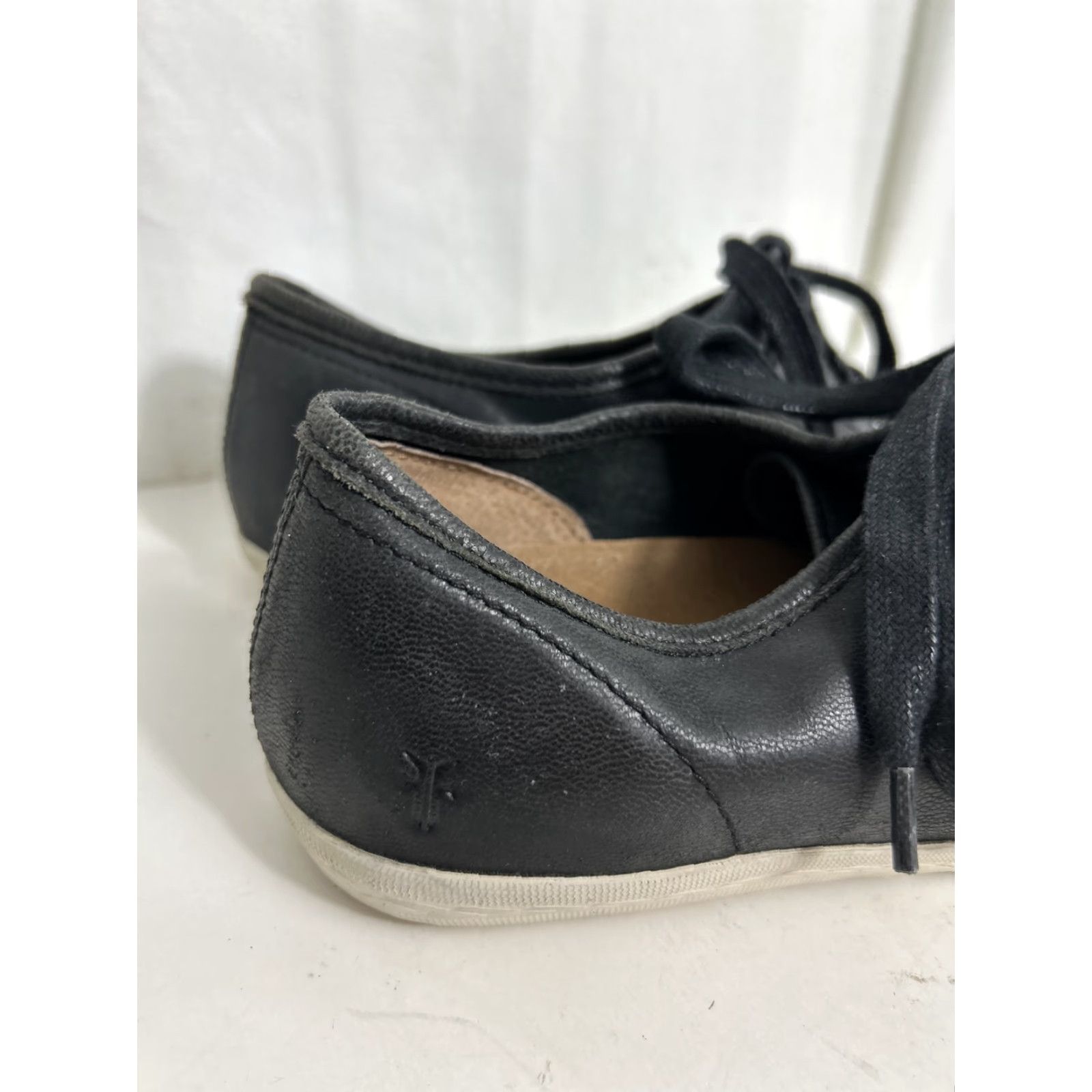 Frye Frye Mindy Black Low Top Leather Lace Up Sneaker Shoes Women 9.5 m Size M Comfort Lightweight Rubber Sole Casual Walking Shoes Size L / US 10 / IT 46 - 2 Thumbnail
