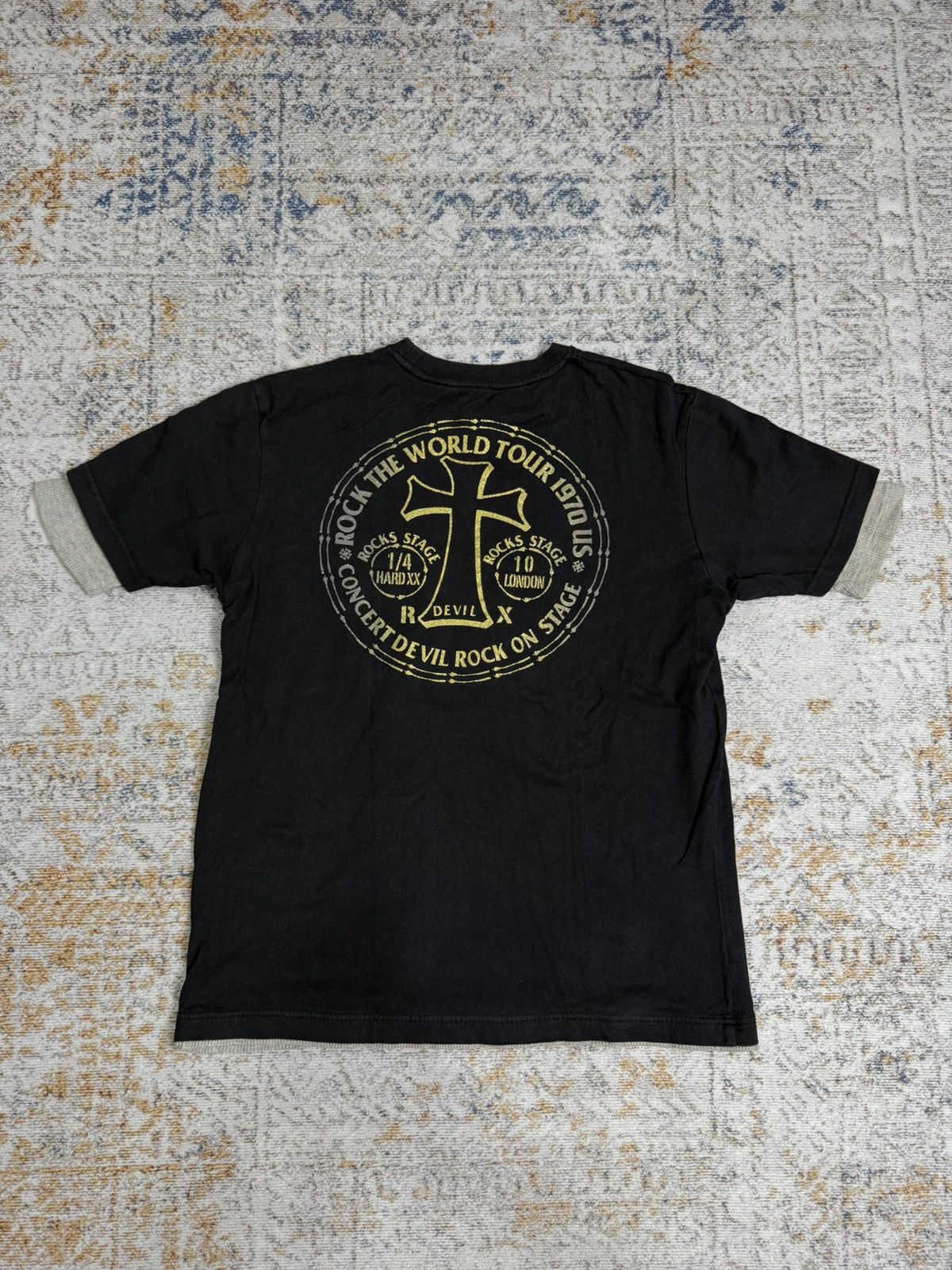 Japanese Brand Vintage R devil x wold tour 1970 rock tshirt Size US M / EU 48-50 / 2 - 1 Thumbnail