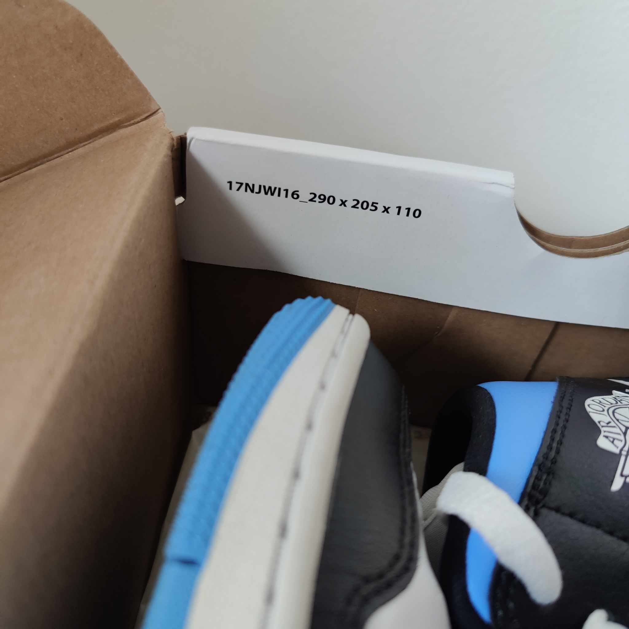 Jordan Brand Wmns Air Jordan 1 Mid University Blue - Size 7.5 Size US 7.5 / IT 37.5 - 20 Thumbnail