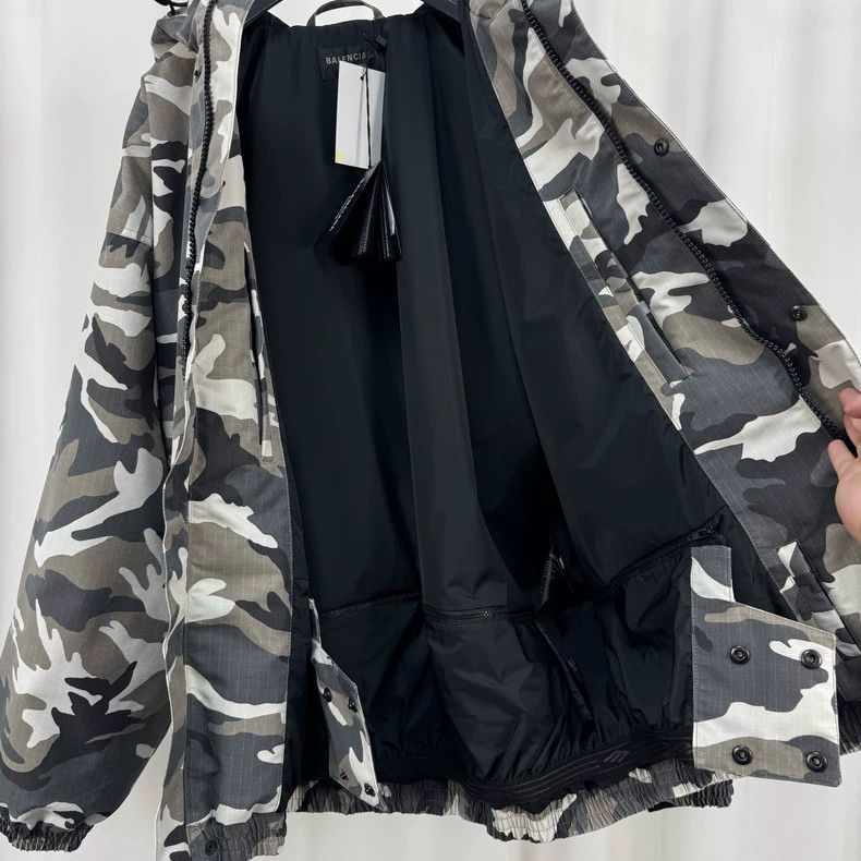Balenciaga Balenciaga size 44 Snow Camouflage Cotton Jacket Size US S / EU 44-46 / 1 - 4 Thumbnail