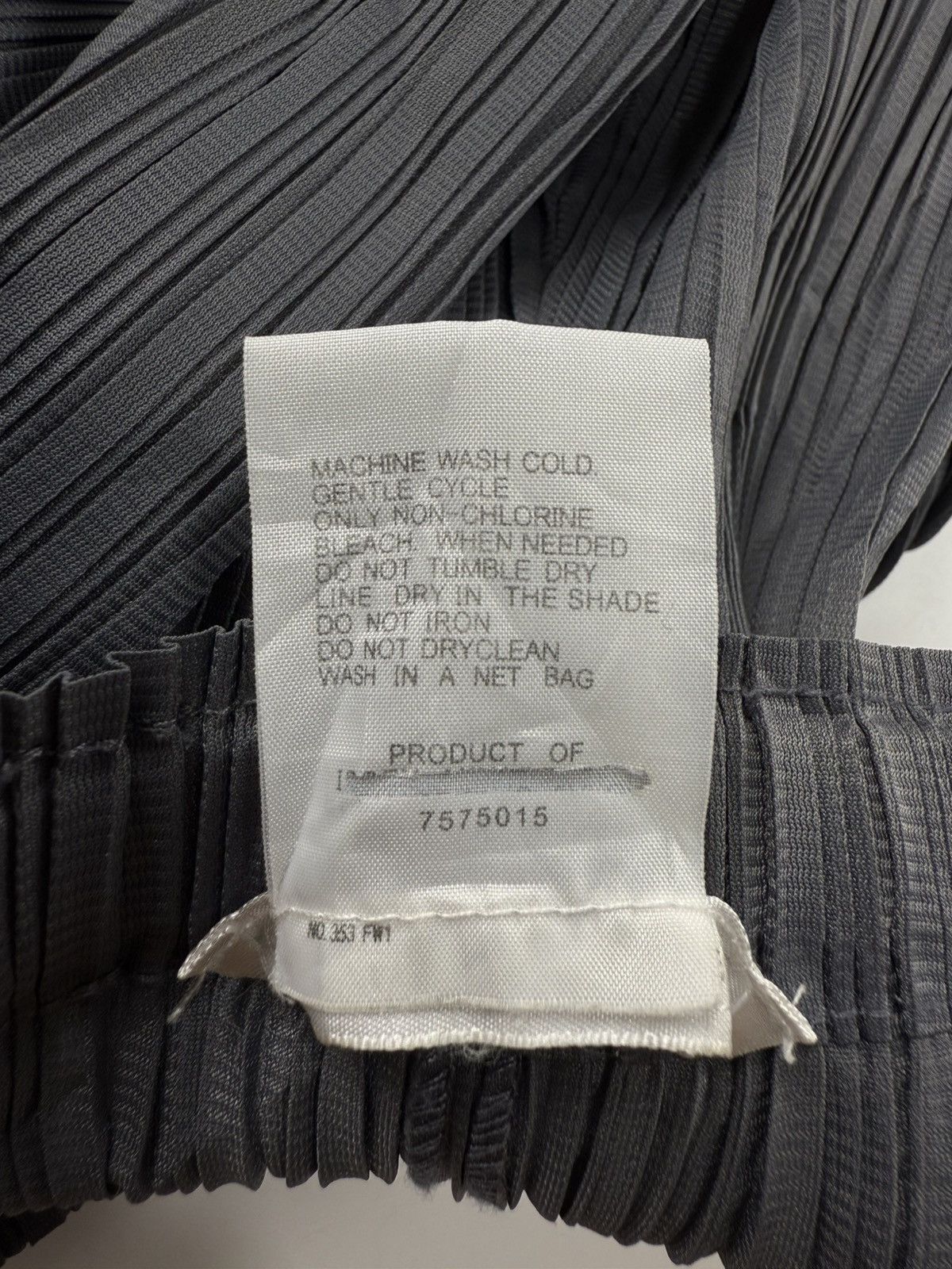 Pleats Please Issey Miyake Issey Miyake Pleats Please Pleated Pants Size US 30 / EU 46 - 7 Thumbnail