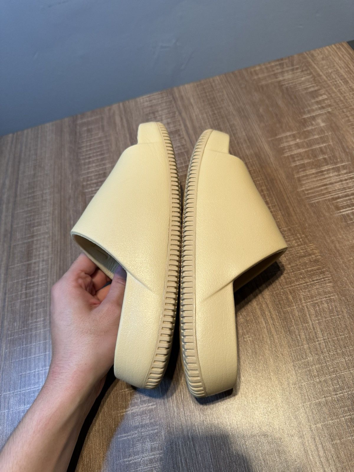 Nike Nike Calm Slides Size M7 W8 SESAME Slide Used Size US 7 / EU 40 - 5 Thumbnail