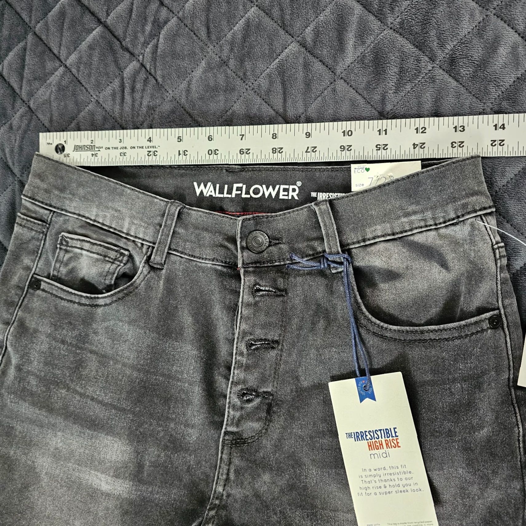 Vintage WALLFLOWER Jeans Black High Rise Midi Shorts Size 7 Womens Boyfriend Stretch NWT Size 28" / US 6 / IT 42 - 6 Thumbnail