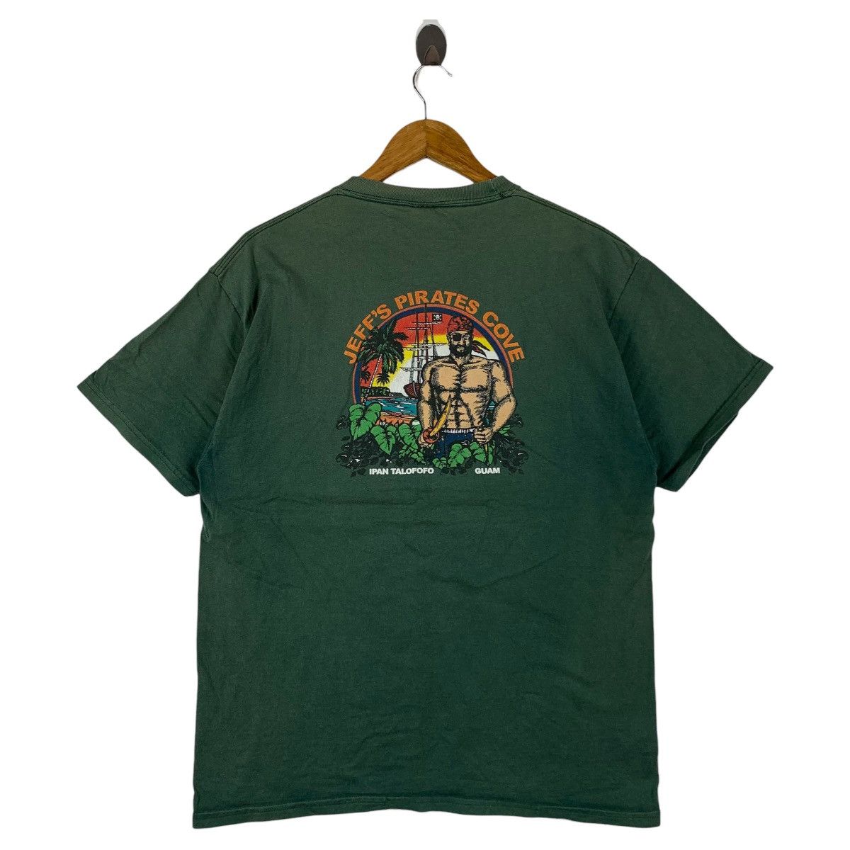 Vintage Vintage 90s JEFF’S PIRATE COVE Guam hawaii logo Surfing tee Size US L / EU 52-54 / 3 - 1 Thumbnail