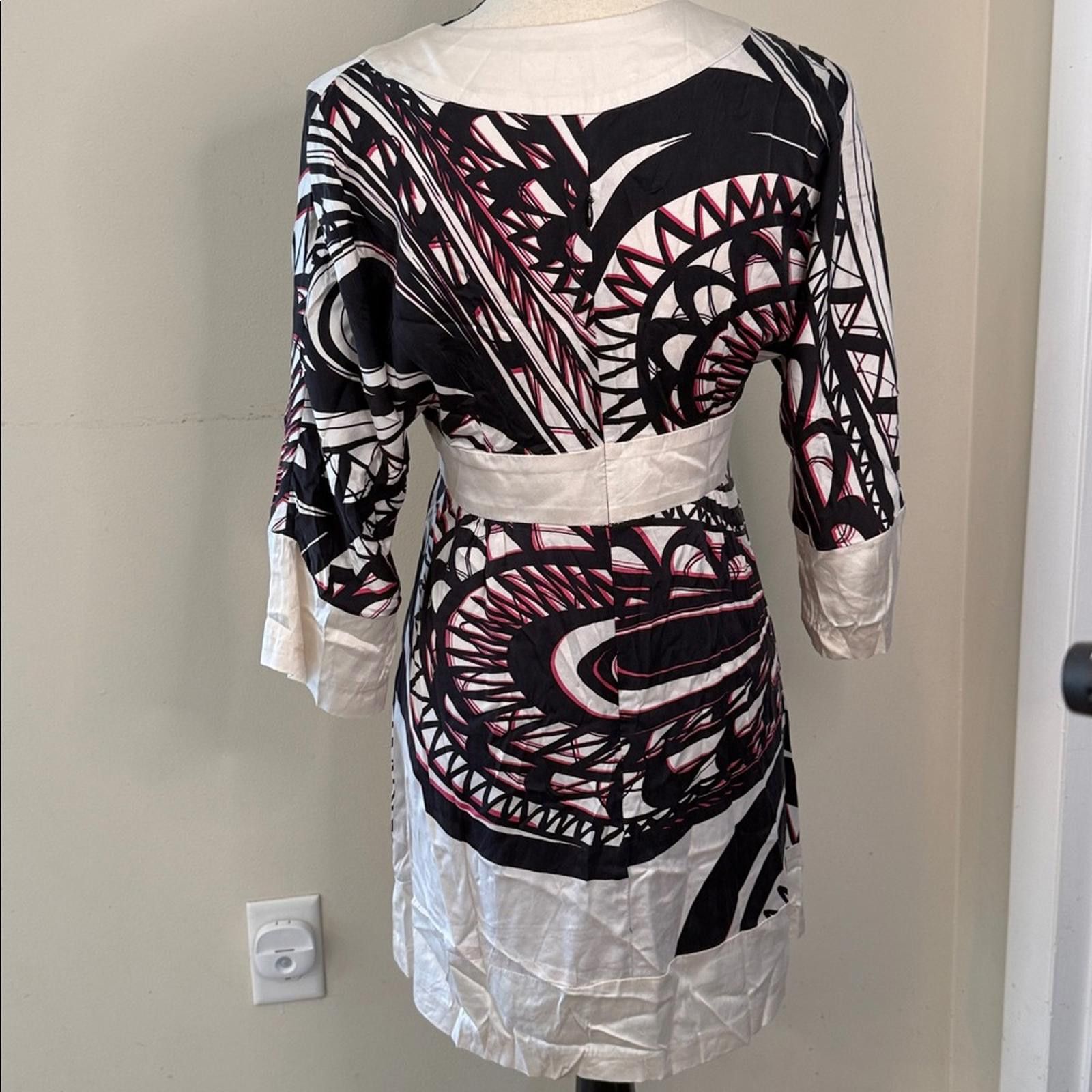 Other Trina Turk satin mini dress geometric pattern SZ 4 Size S / US 4 / IT 40 - 10 Thumbnail