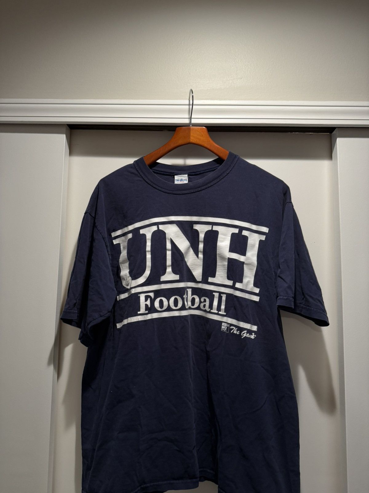 Other Vintage UNH Football Tee Size US L / EU 52-54 / 3 - 1 Thumbnail
