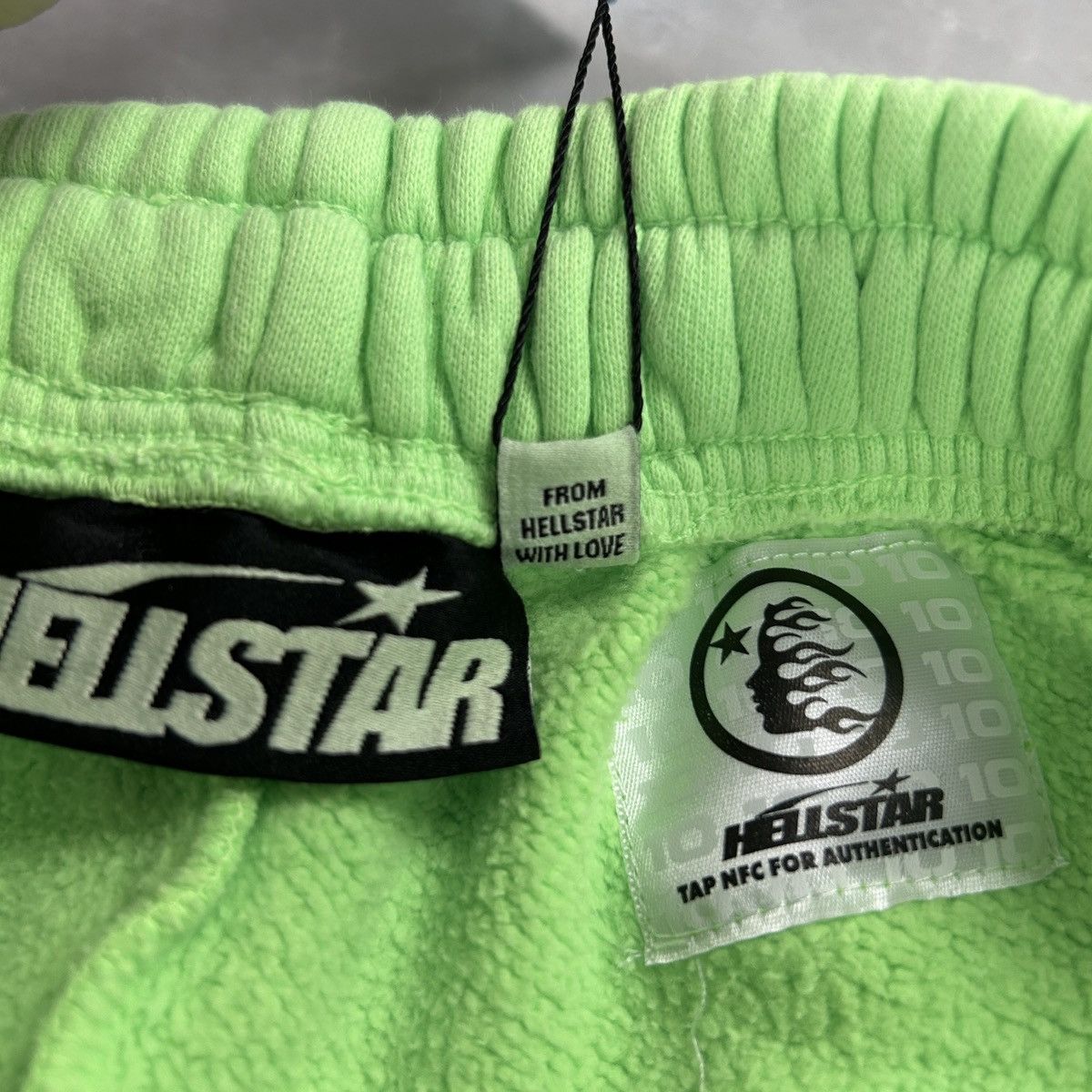 HELLSTAR Hellstar Warm Up Shorts Neon Green Size US 38 / EU 54 - 4 Thumbnail