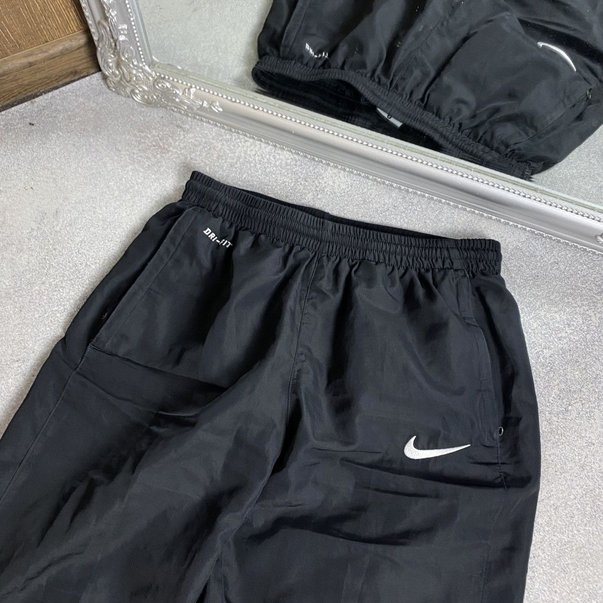 Nike Vintage Nike Track Pants Y2K Size US 30 / EU 46 - 3 Thumbnail