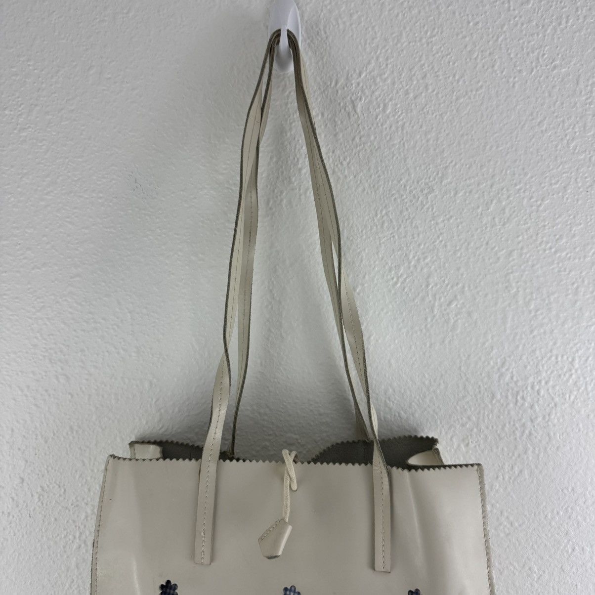 Vintage Vintage 90s White Ivory Leather Floral Cutout Italian Purse Size ONE SIZE - 5 Thumbnail