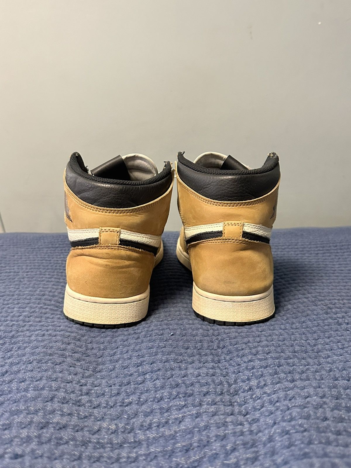 Nike Jordan 1 Rookie of the Year Size US 10.5 / EU 43-44 - 4 Thumbnail