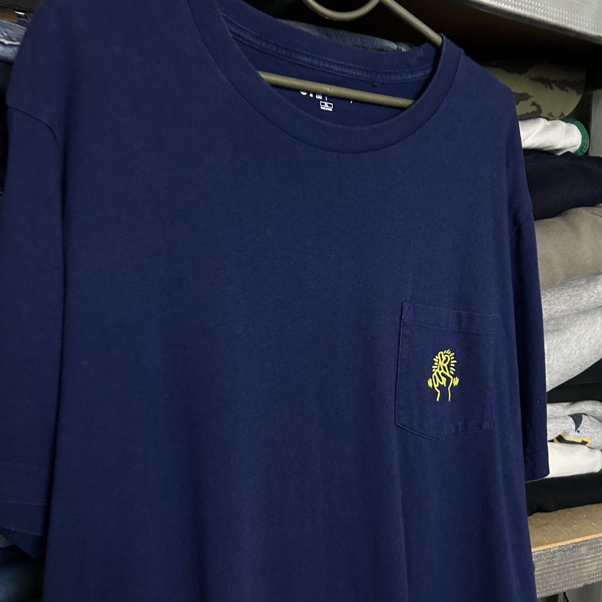 Uniqlo Designer Uniqlo x Keith Haring big logo streetwear tee Size US XL / EU 56 / 4 - 2 Thumbnail