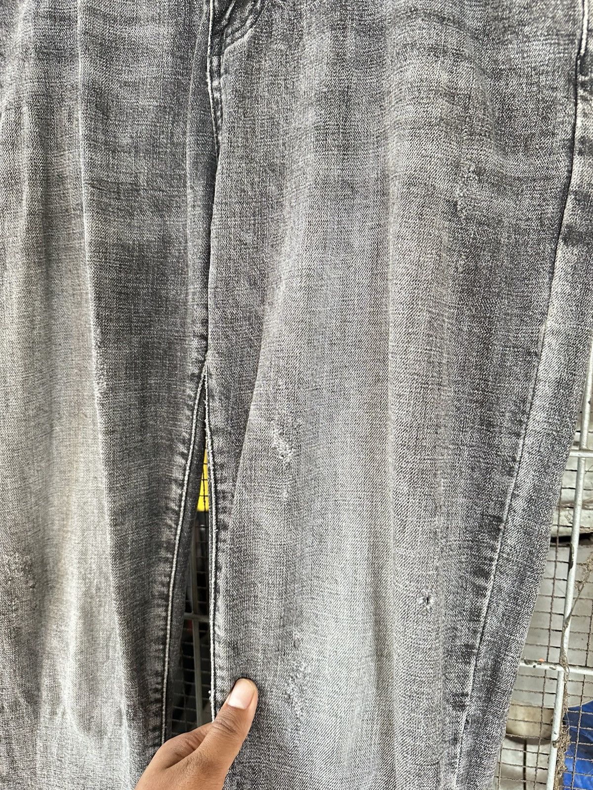 Dolce & Gabbana 👹Vintage Dolce & Gabbana Washed Slim-Fit Jeans Size US 32 / EU 48 - 9 Thumbnail