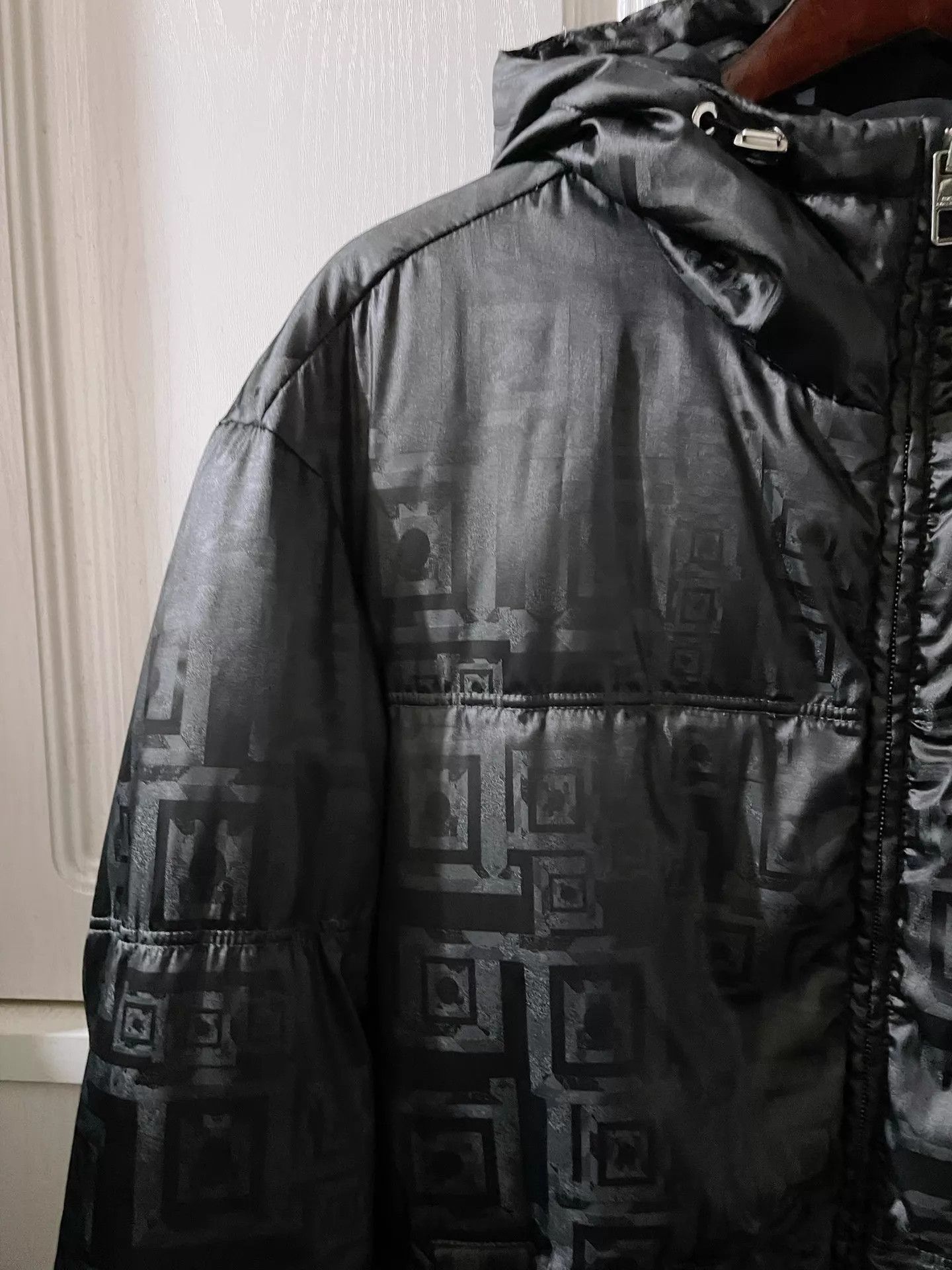 Versace Versace 23S Runway Ltd Ed Shadow Swirl Down Puffer Jacket M Size US M / EU 48-50 / 2 - 5 Thumbnail