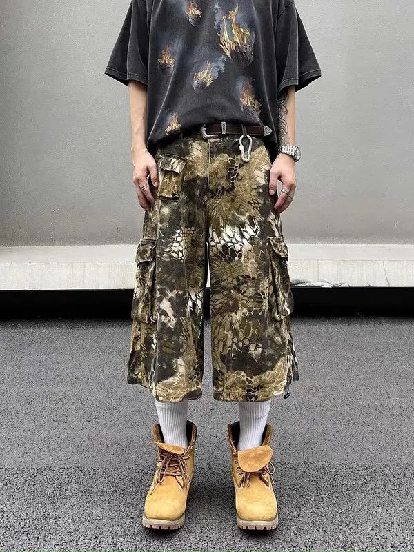 Retro Hip Hop Multi-Pocket Loose Casual Shorts