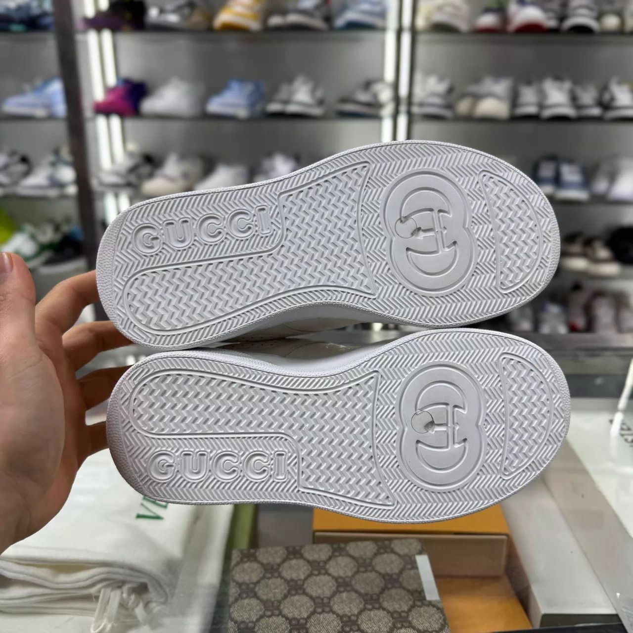 Gucci Gucci Cookie Sneakers 35.5 Tried on Size US 5 / IT 35 - 7 Thumbnail