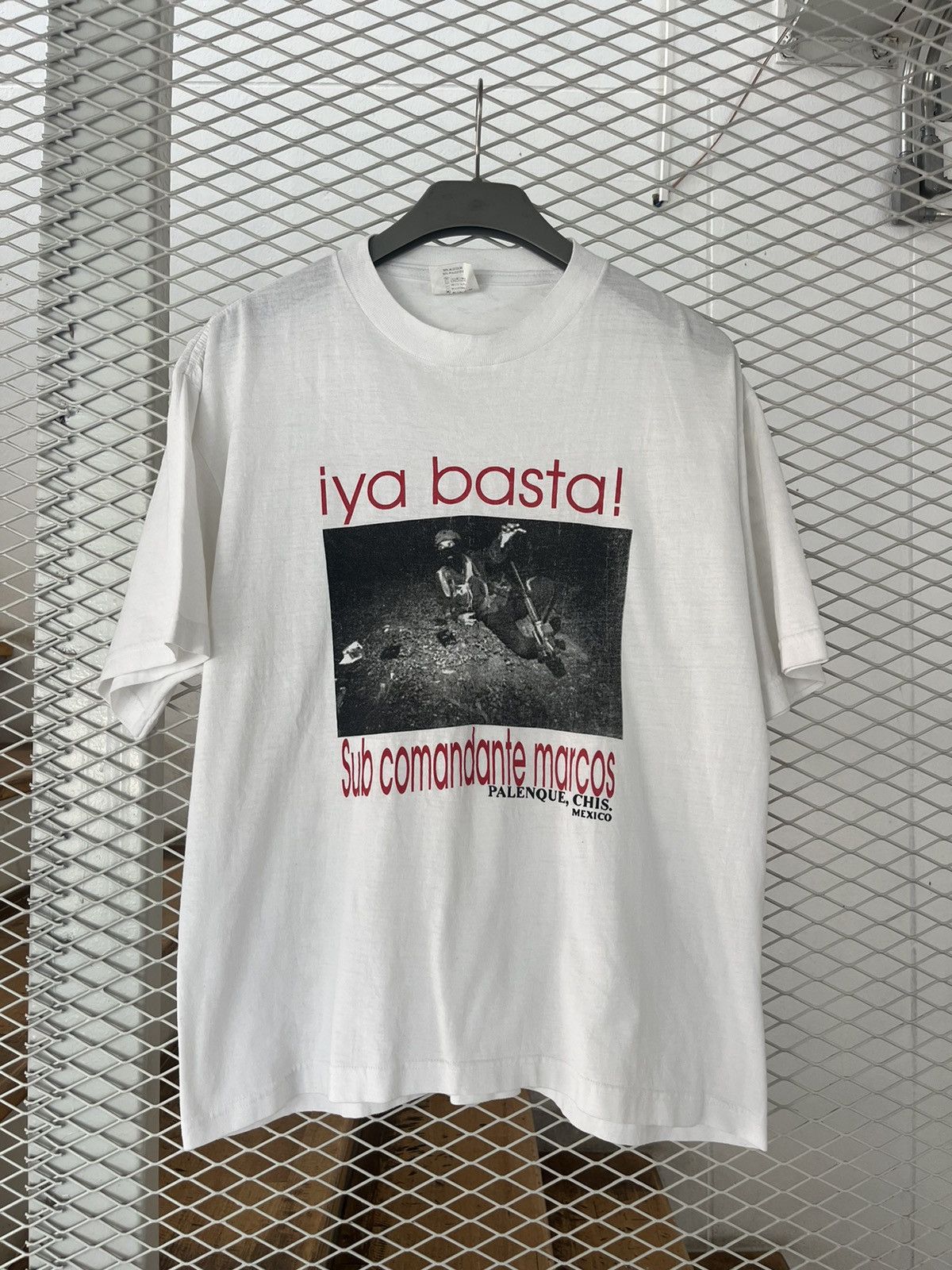 Vintage Vintage IYA Basra ! Sub comandante Marcos T-shirt Size US L / EU 52-54 / 3 - 2 Thumbnail