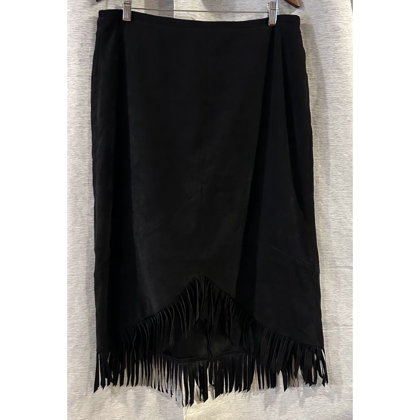 Denim & Co. Denim & Co Skirt Black Fringe Asymmetric Faux Suede Western Ranch Large Size 36" / US 14 / IT 50 - 2 Thumbnail