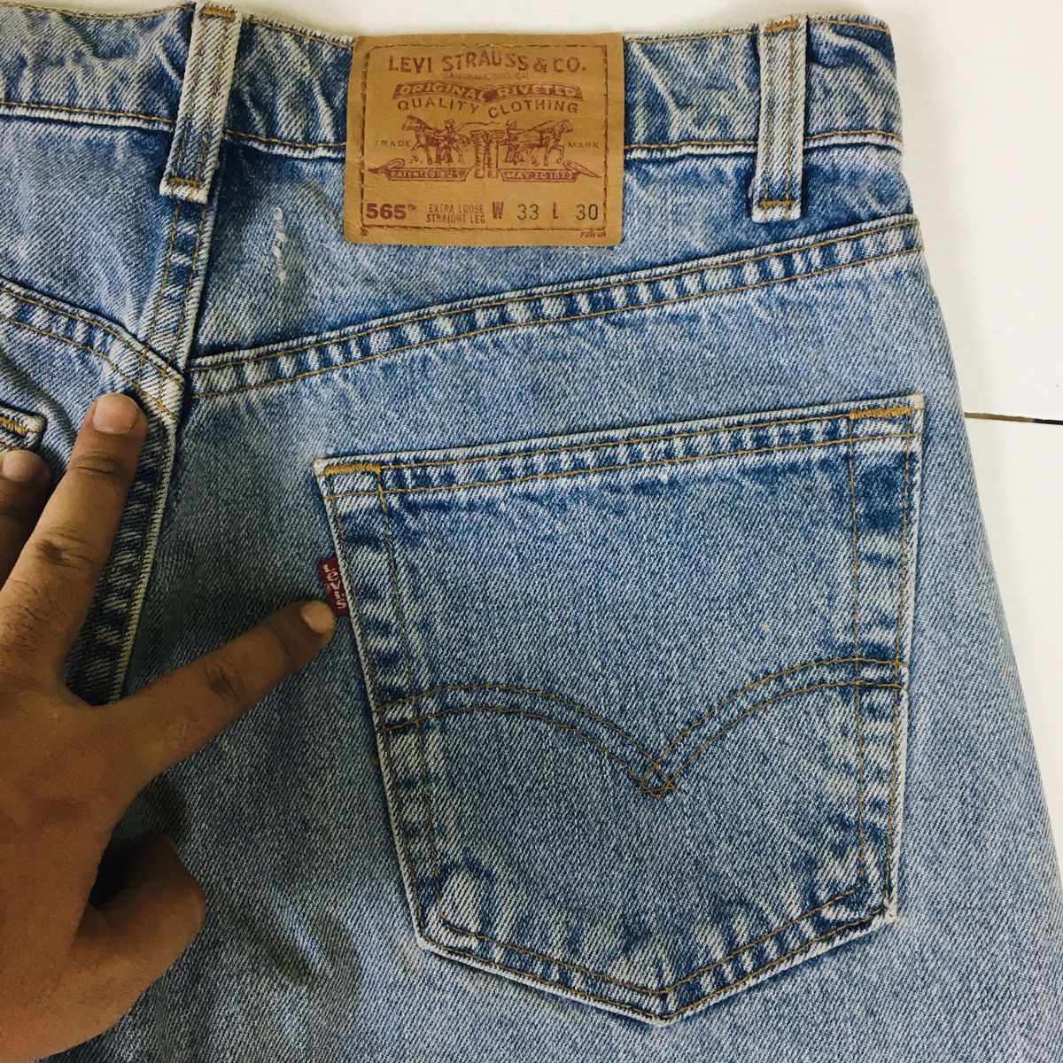 Levi's Vintage 90s Levi’s 565 Extra Loose Straight Leg Size US 33 - 8 Thumbnail